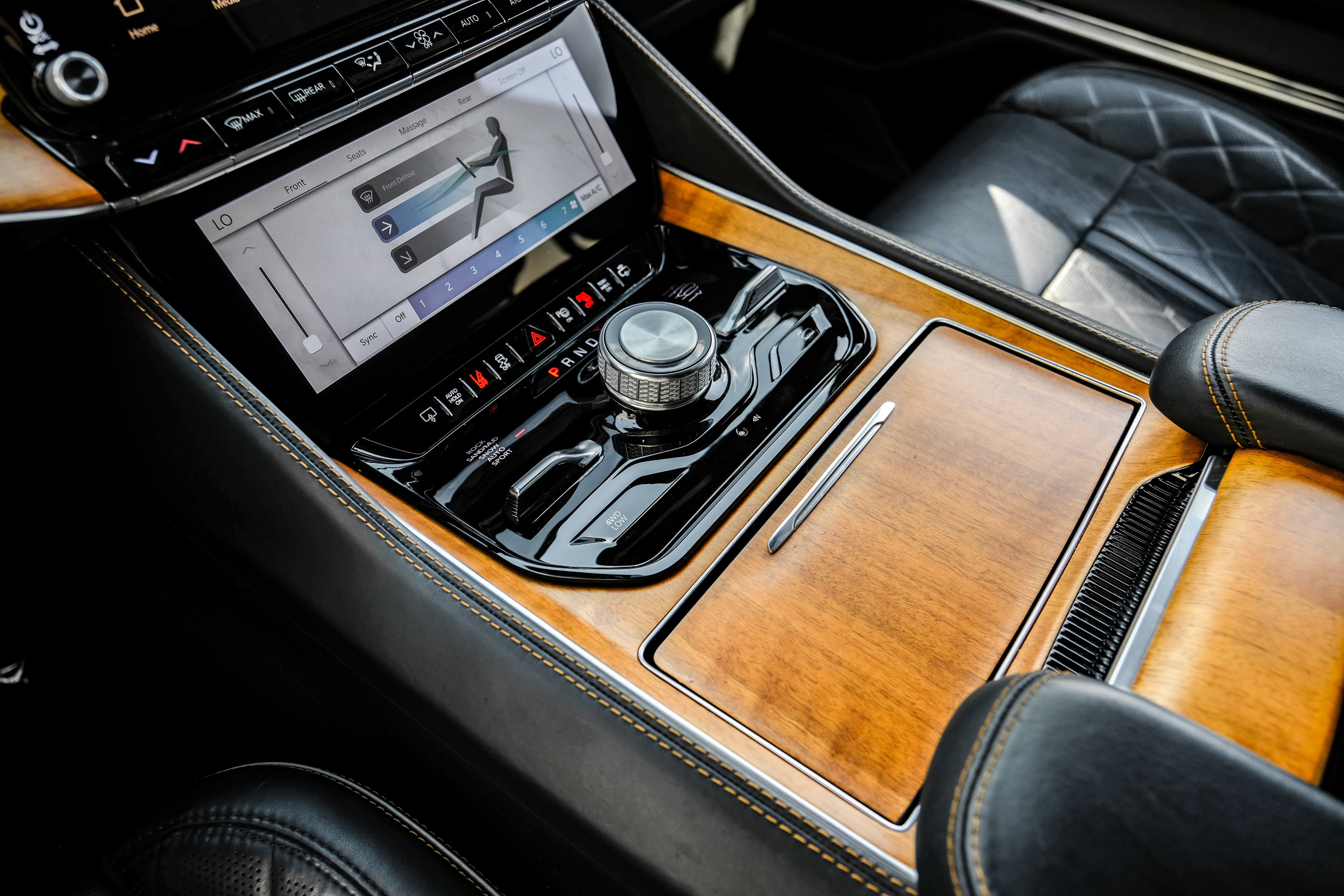 2022 Jeep Grand Wagoneer Series III