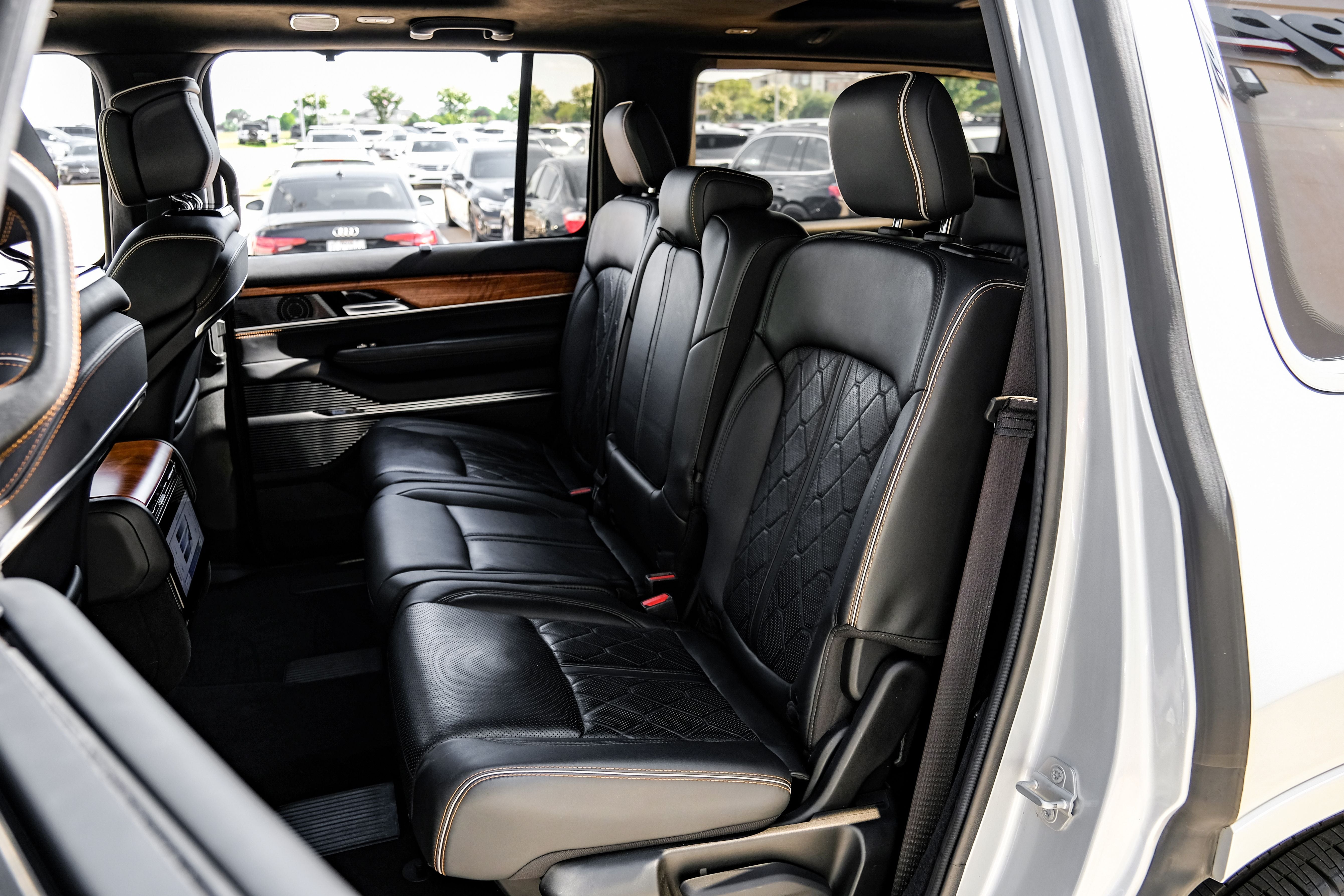 2022 Jeep Grand Wagoneer Series III