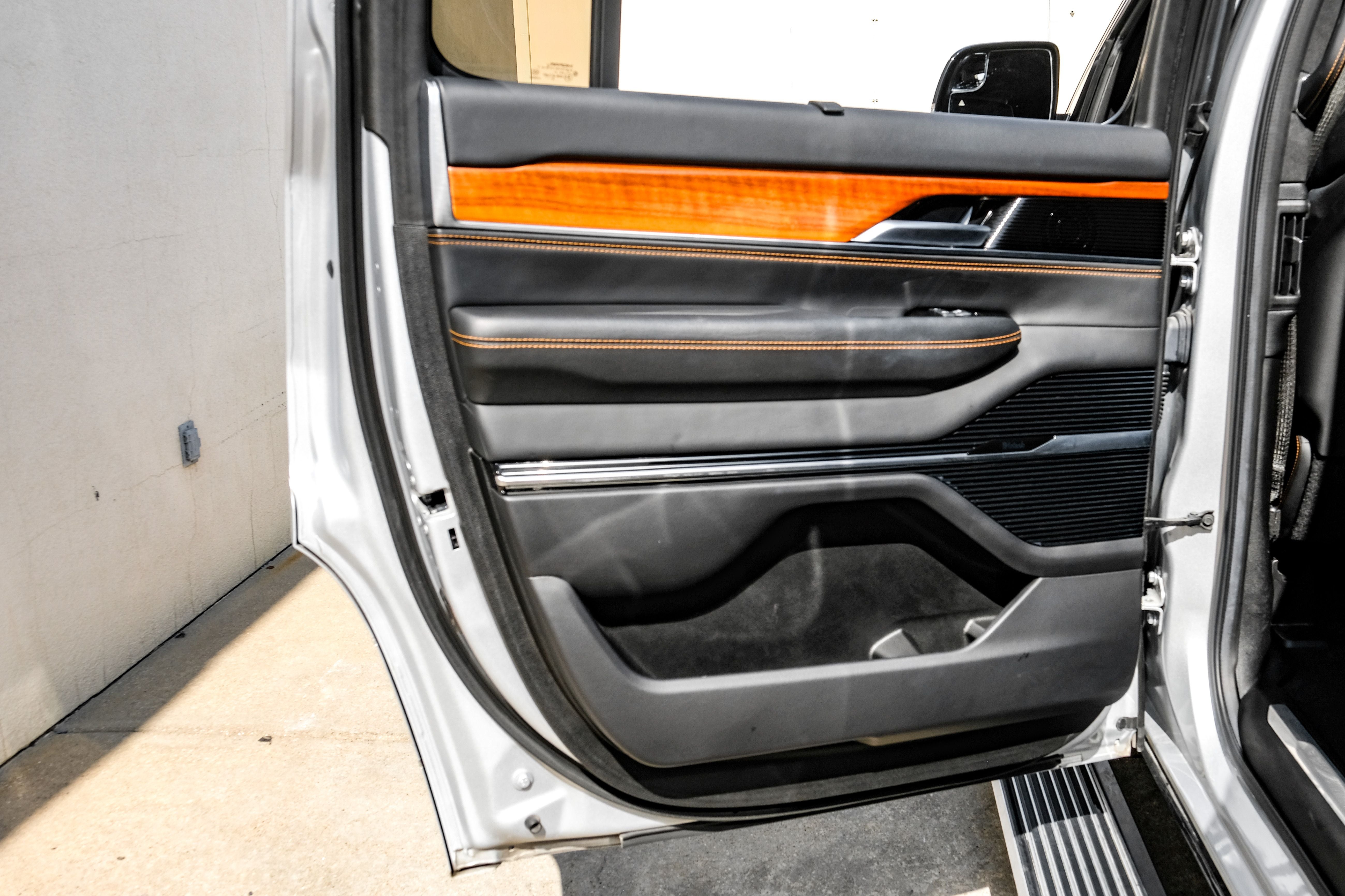 2022 Jeep Grand Wagoneer Series III