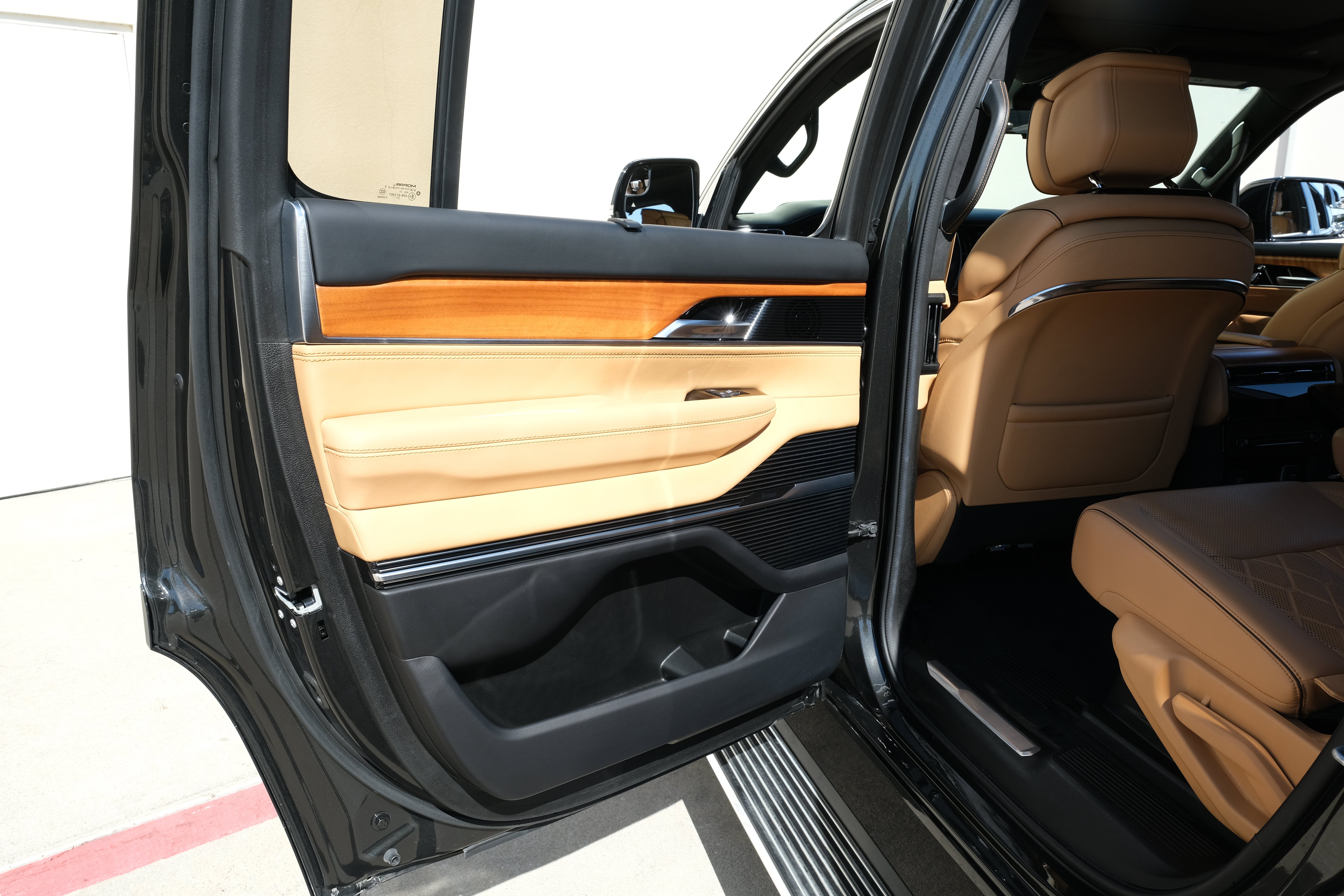 2022 Jeep Grand Wagoneer Series III