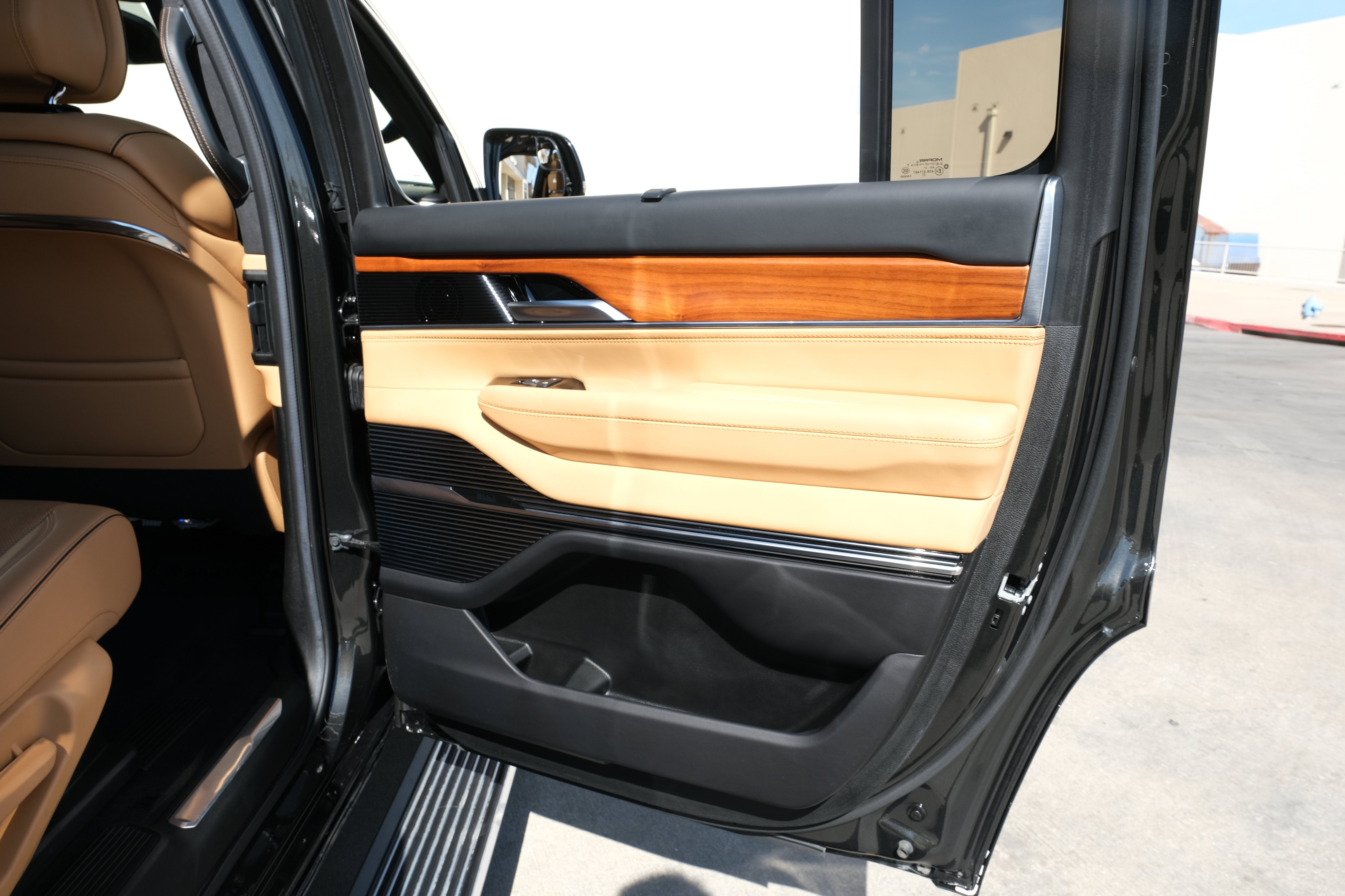 2022 Jeep Grand Wagoneer Series III