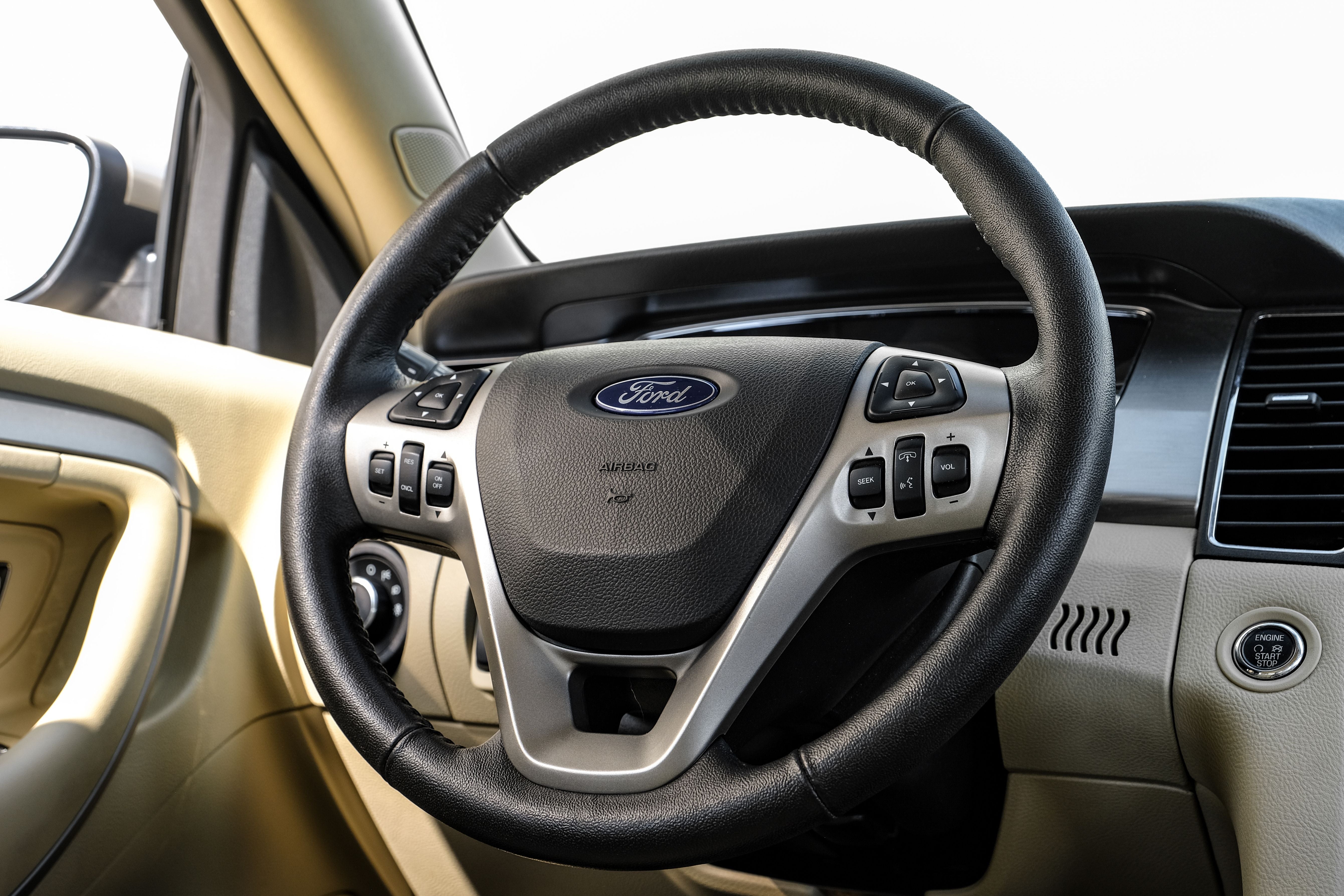 2017 Ford Taurus SEL