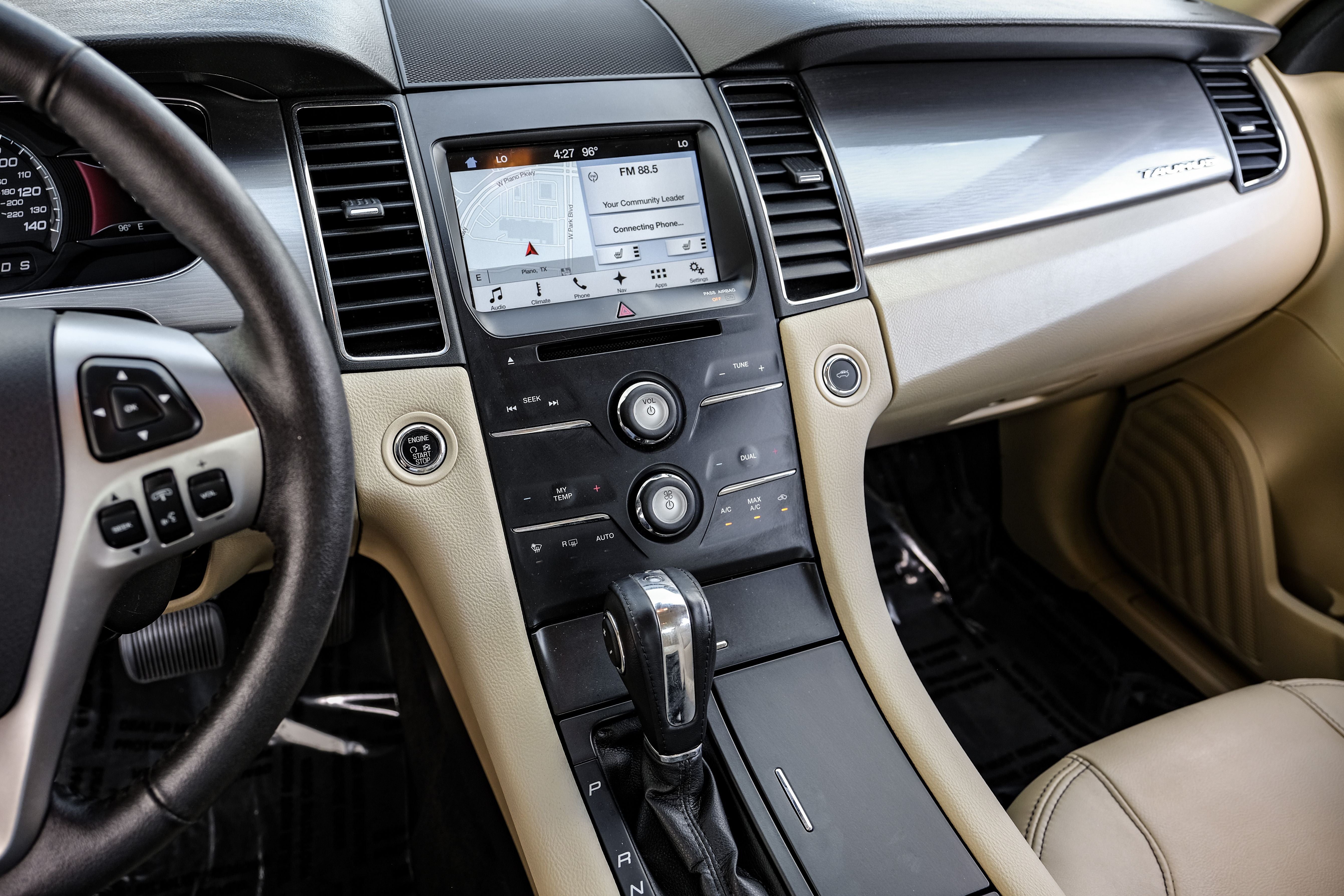 2017 Ford Taurus SEL