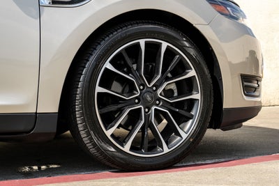 2017 Ford Taurus SEL
