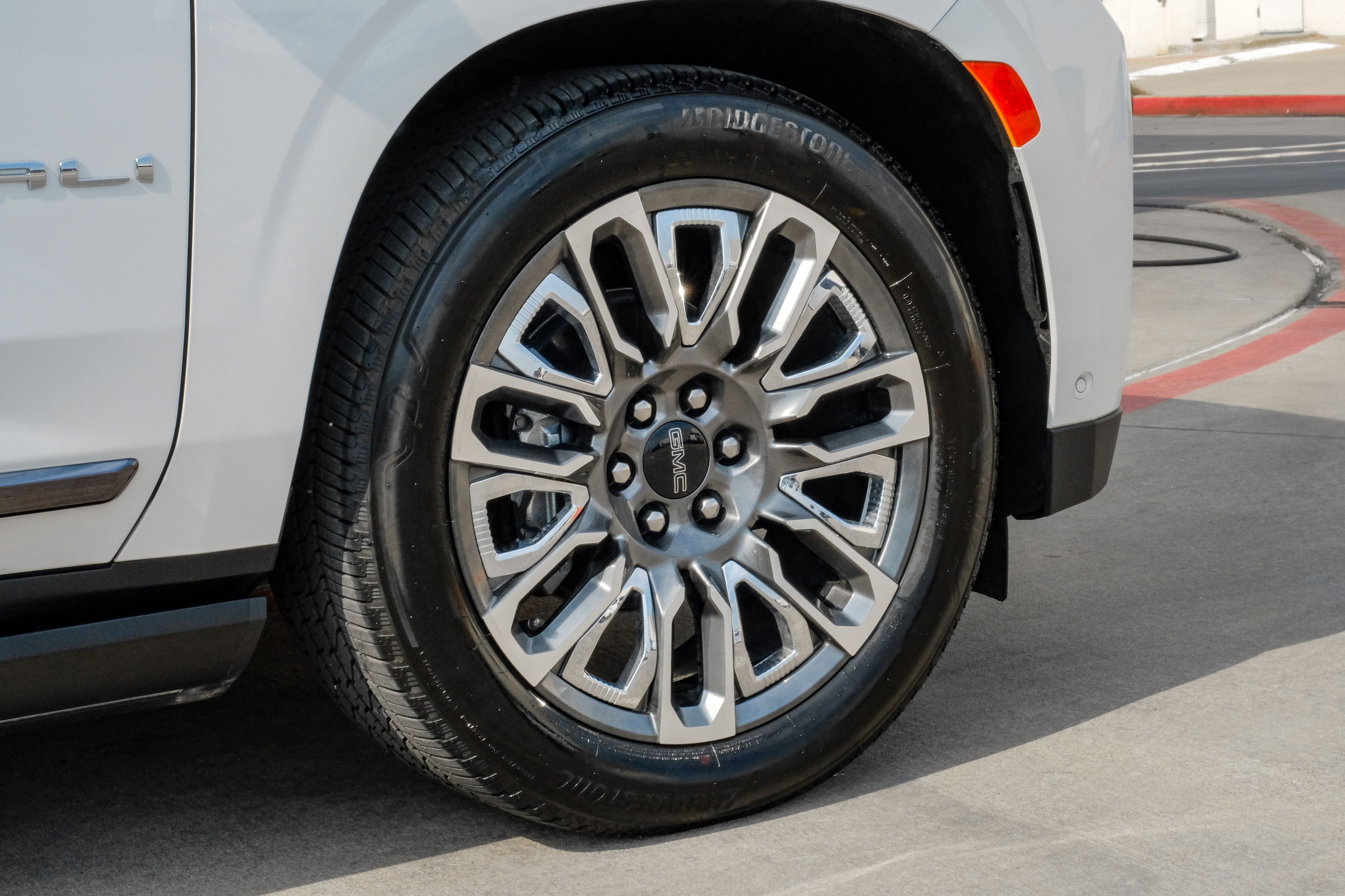 2023 GMC Yukon Denali Ultimate