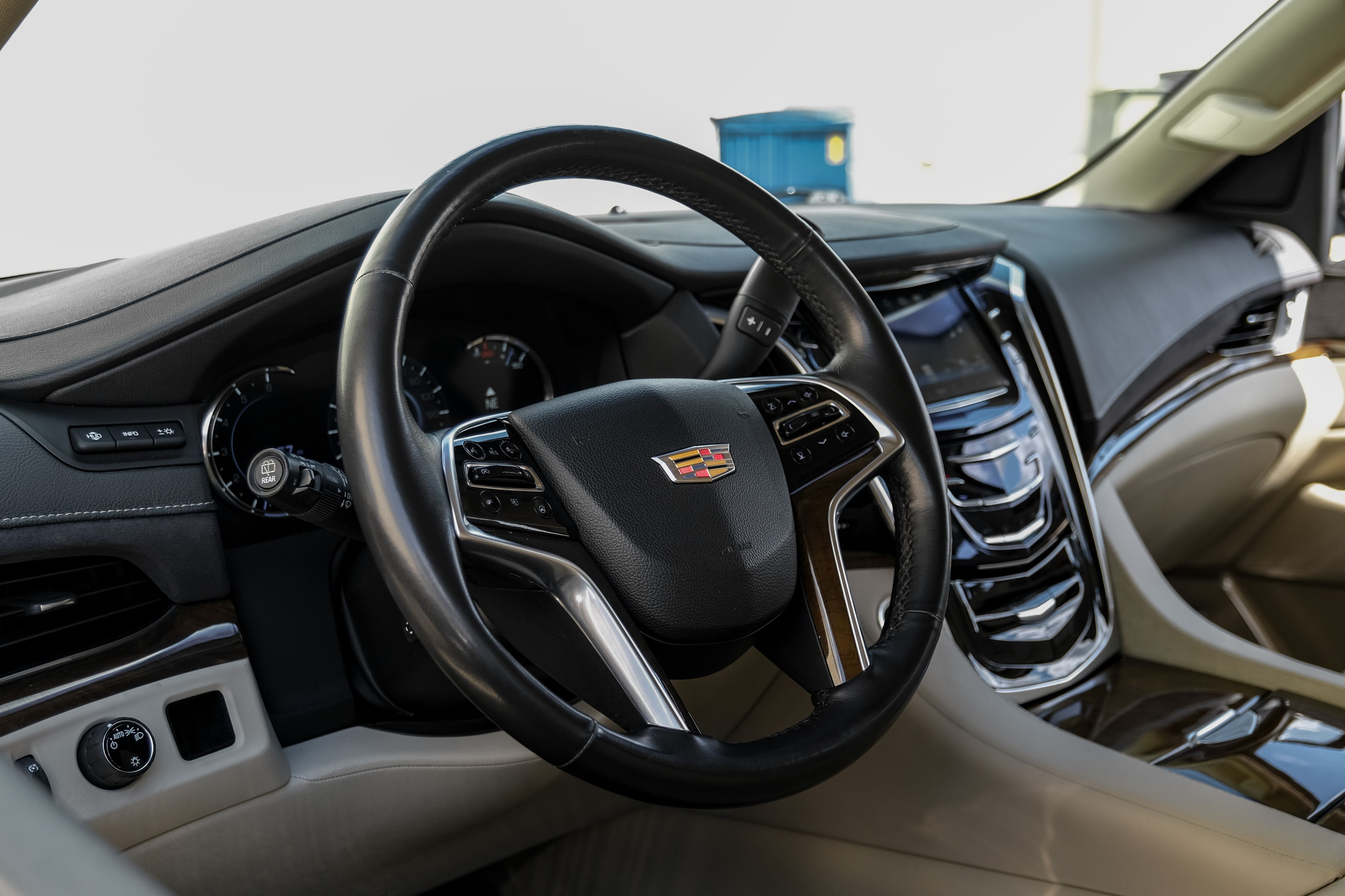 2018 Cadillac Escalade Luxury