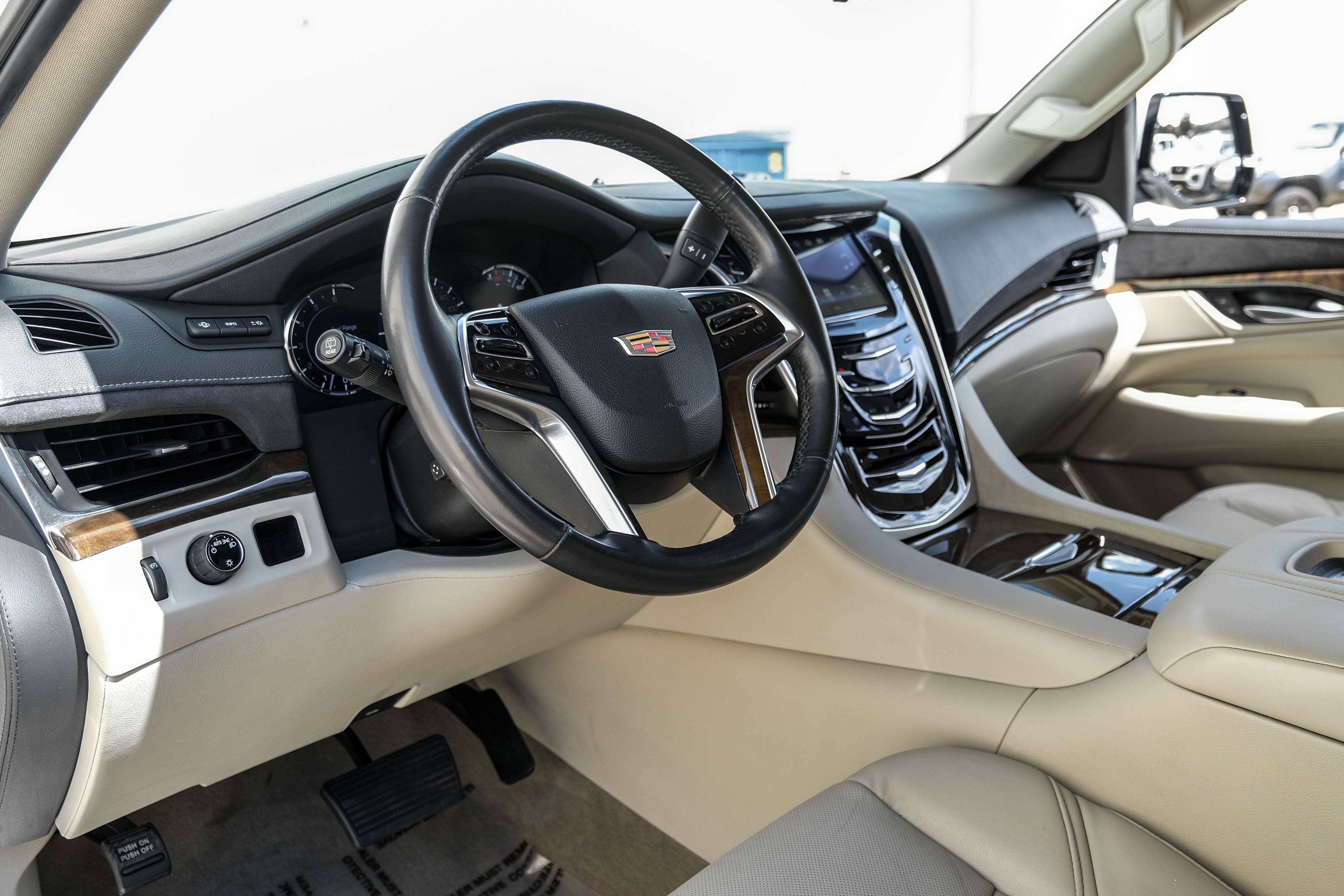 2018 Cadillac Escalade Luxury