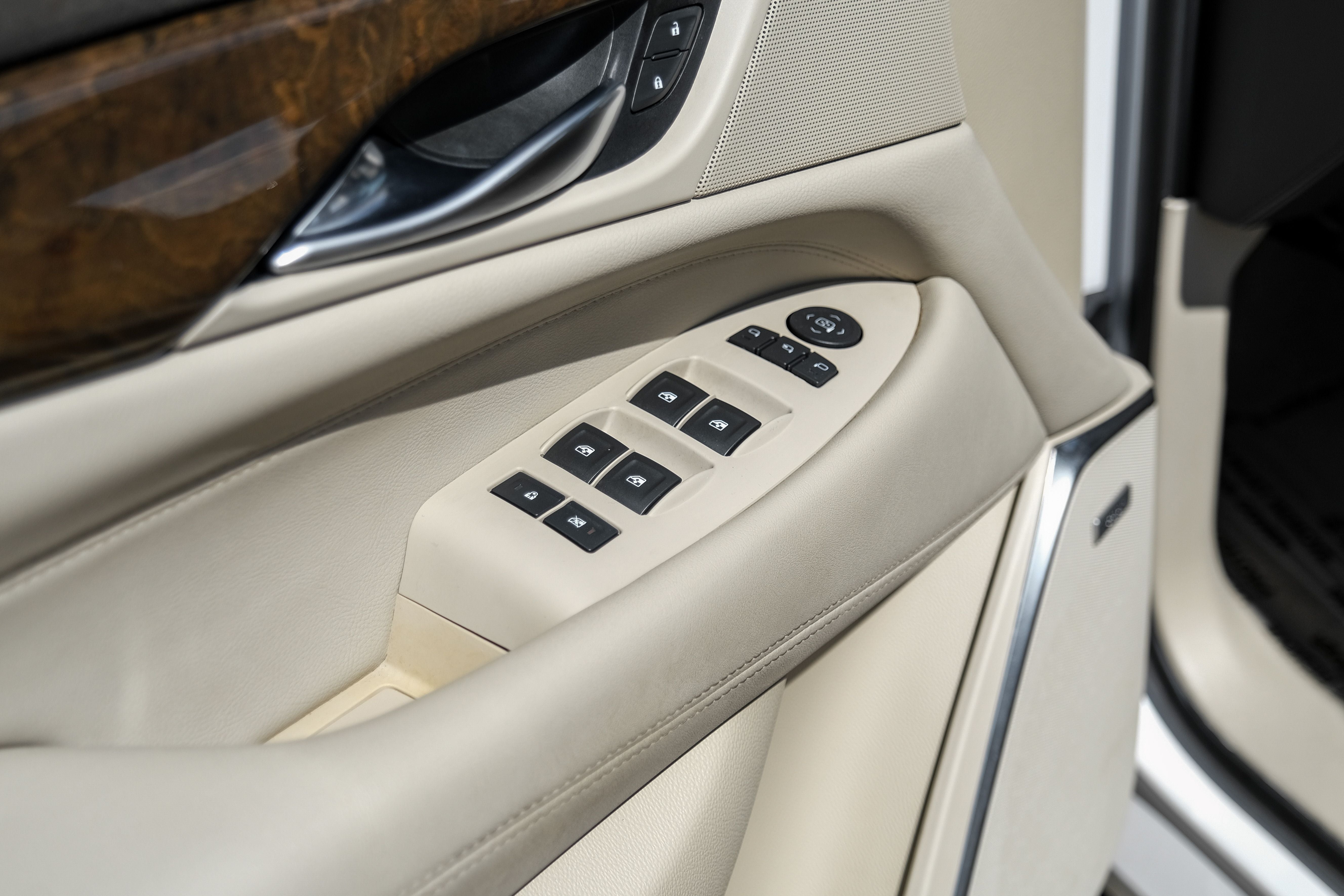 2018 Cadillac Escalade Luxury