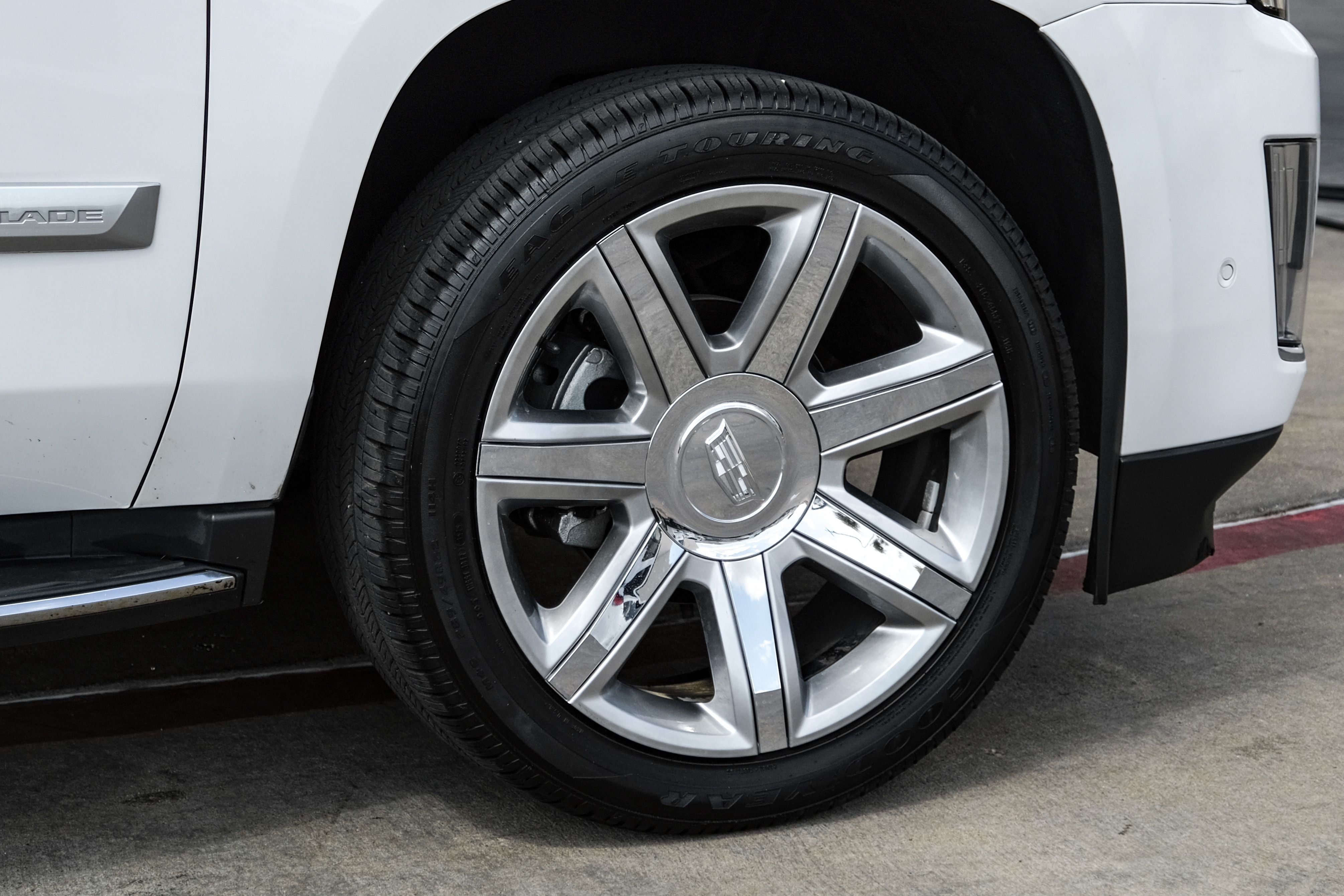 2018 Cadillac Escalade Luxury