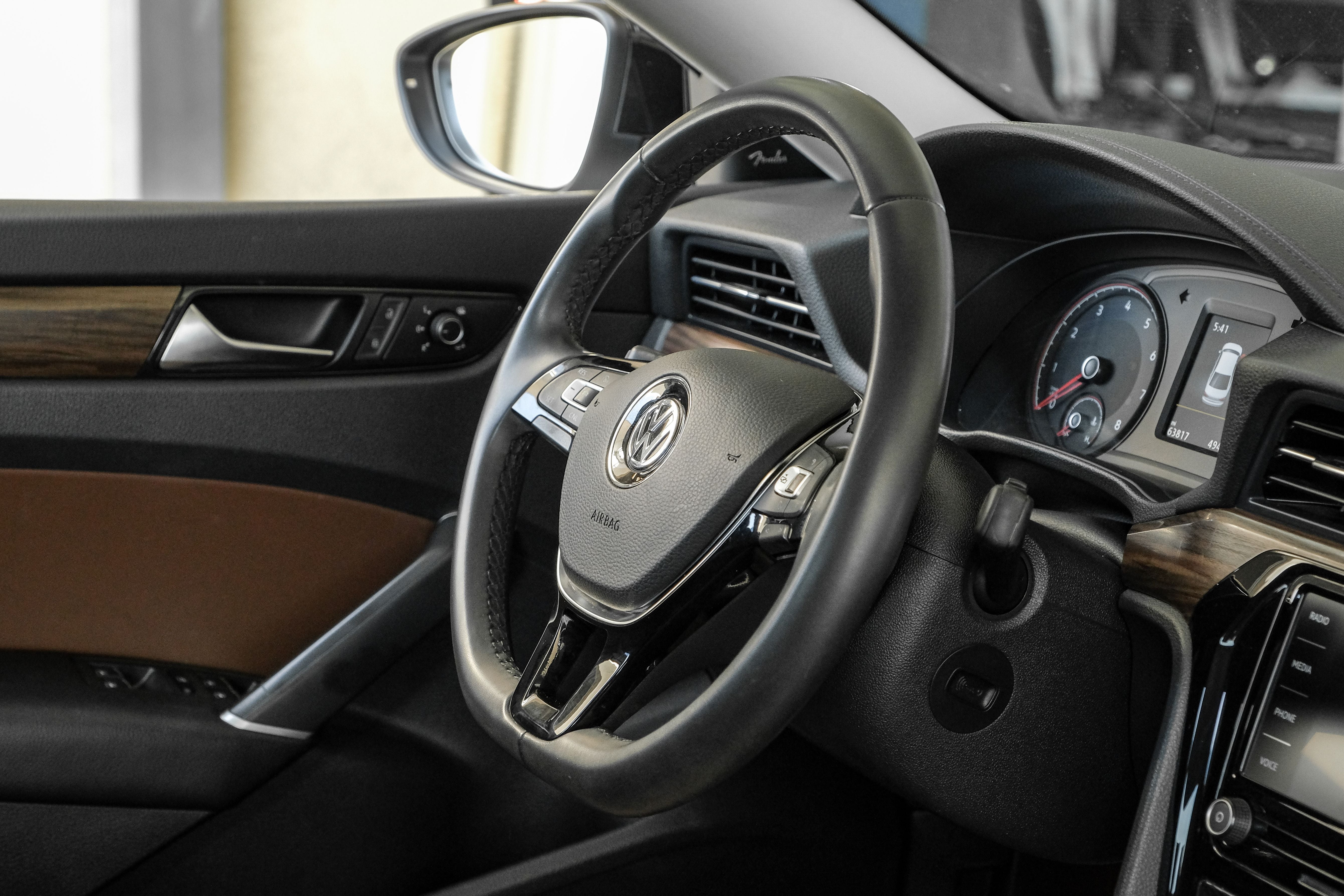 2022 Volkswagen Passat 2.0T Limited Edition