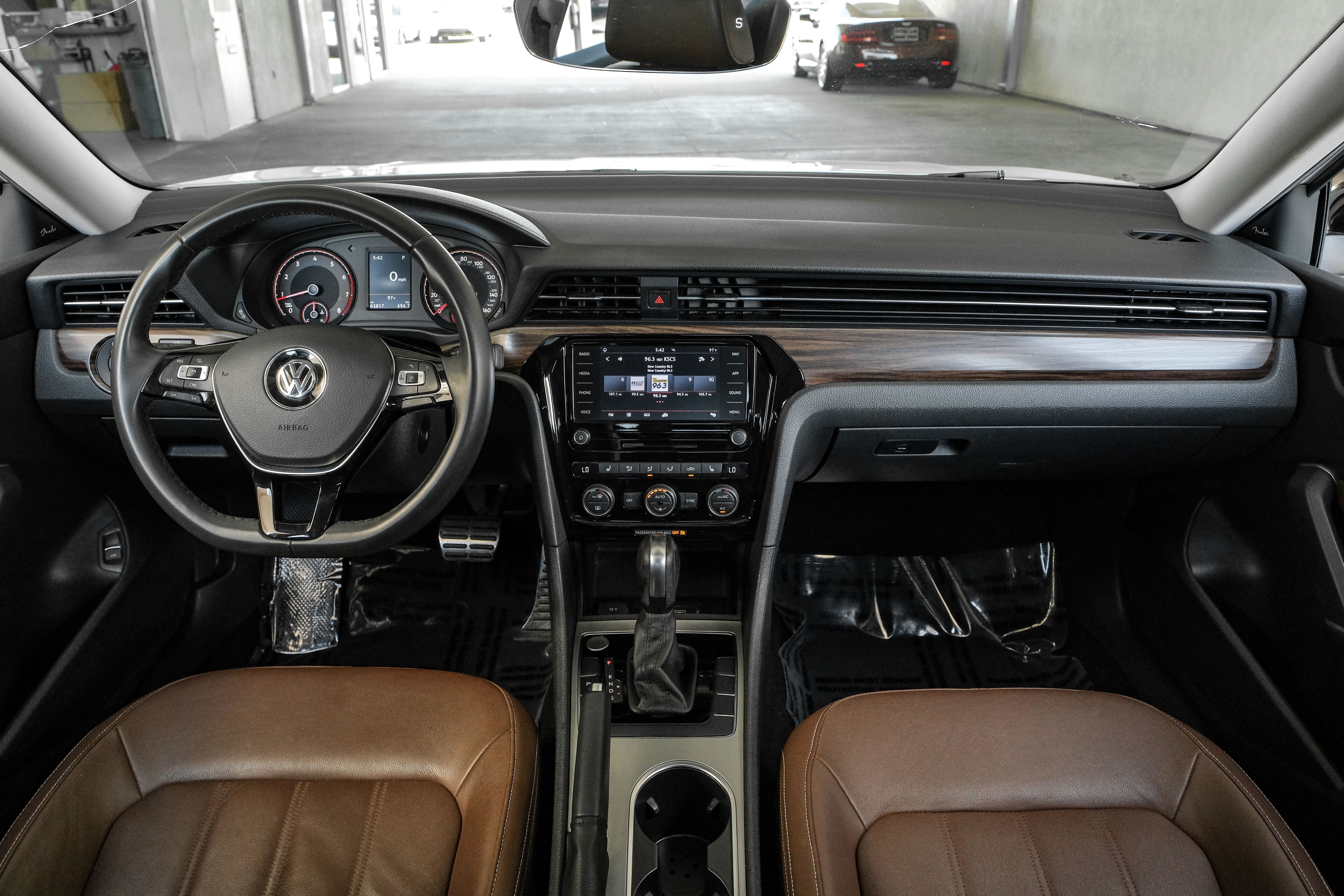 2022 Volkswagen Passat 2.0T Limited Edition