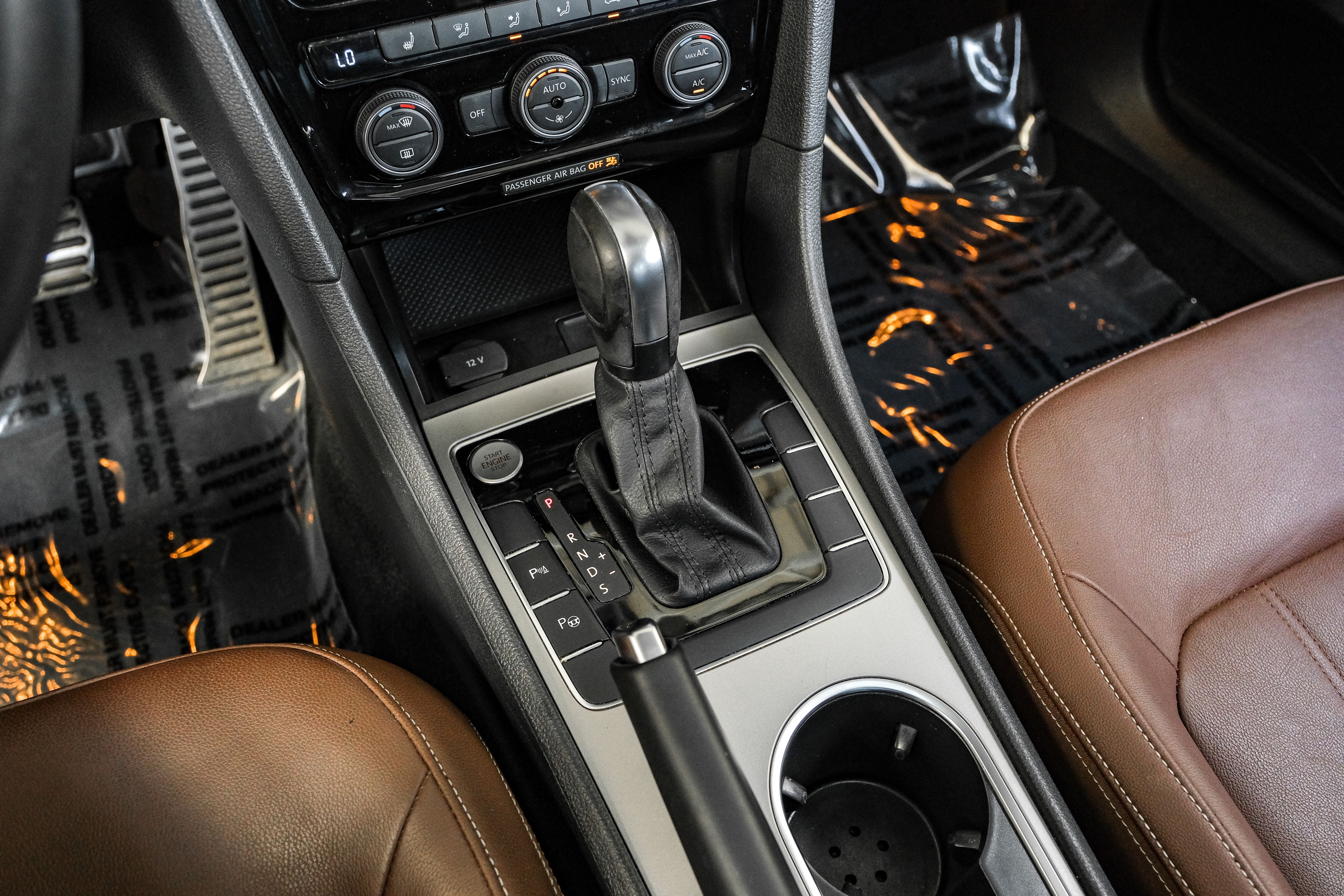 2022 Volkswagen Passat 2.0T Limited Edition