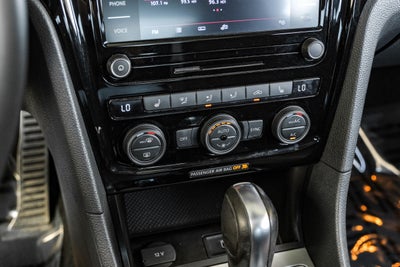 2022 Volkswagen Passat 2.0T Limited Edition
