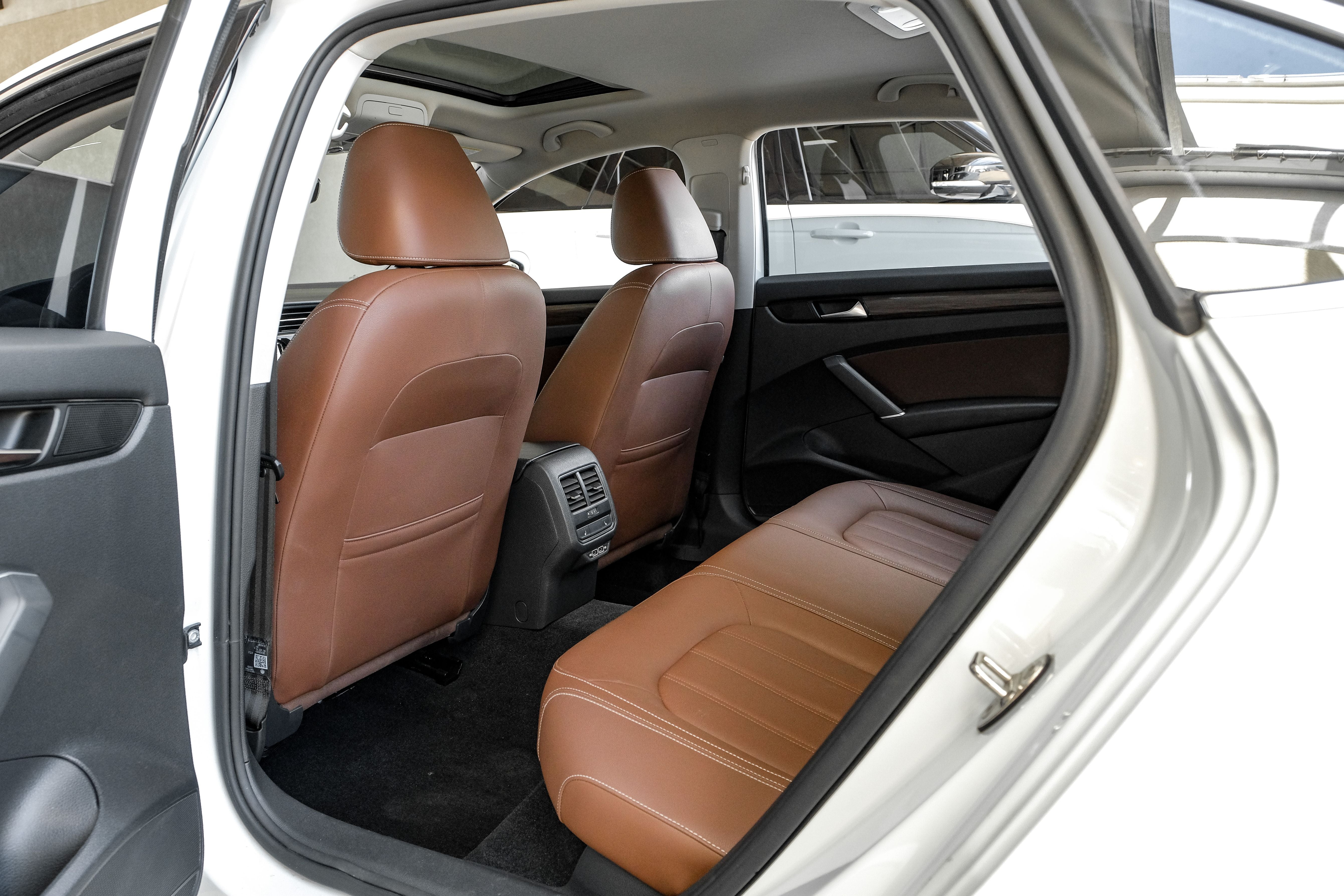 2022 Volkswagen Passat 2.0T Limited Edition