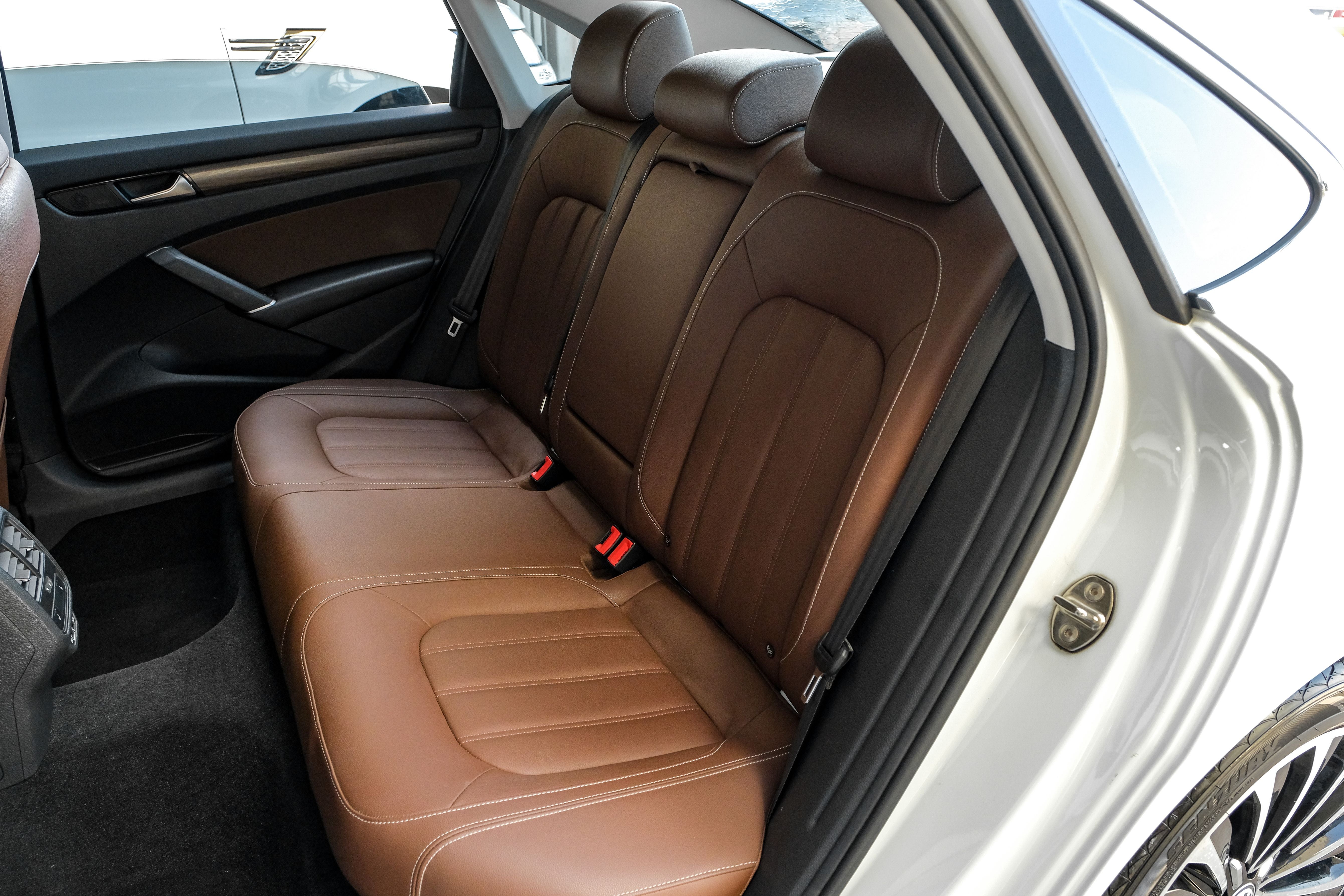 2022 Volkswagen Passat 2.0T Limited Edition