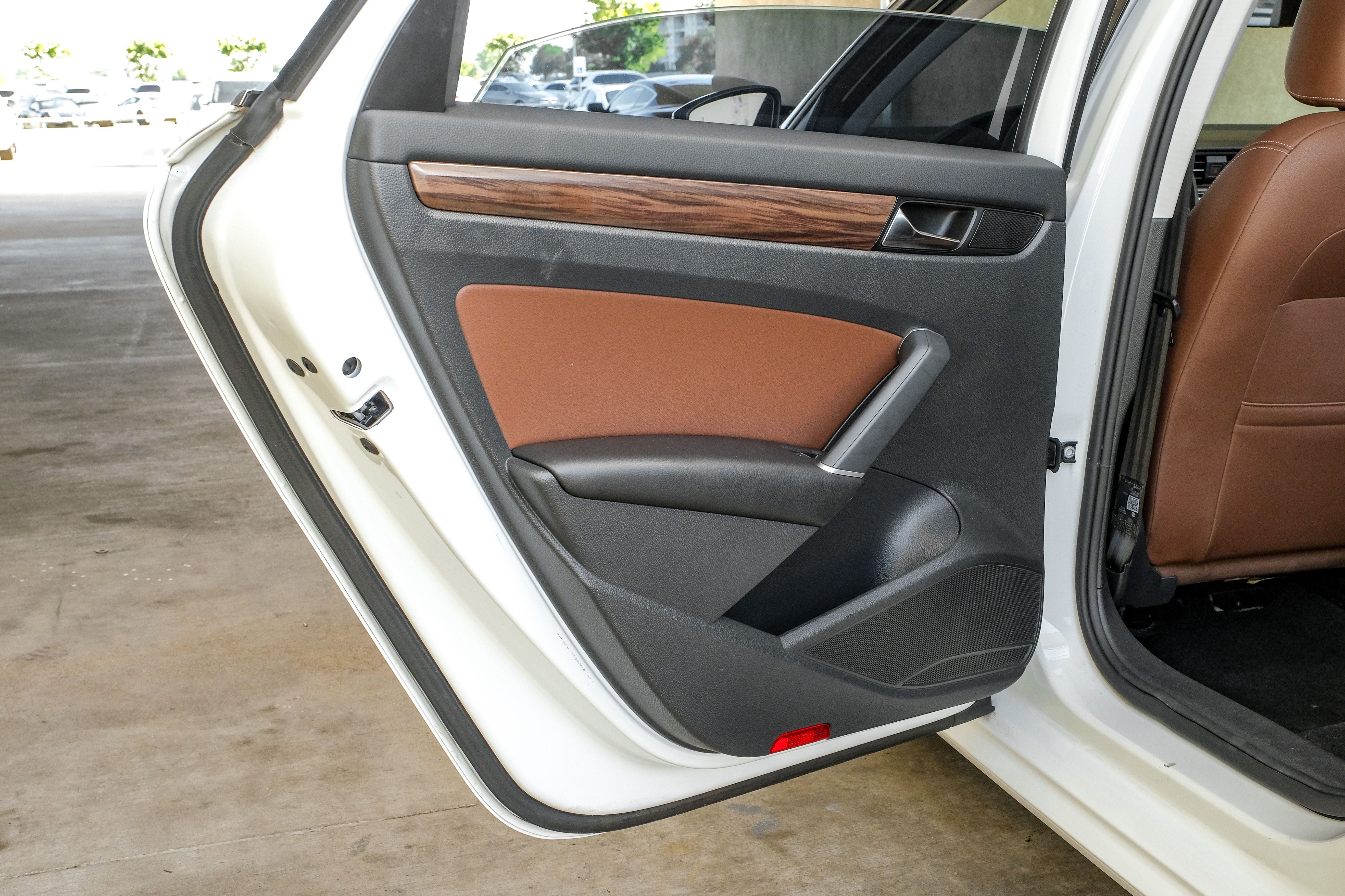 2022 Volkswagen Passat 2.0T Limited Edition
