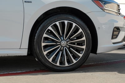 2022 Volkswagen Passat 2.0T Limited Edition