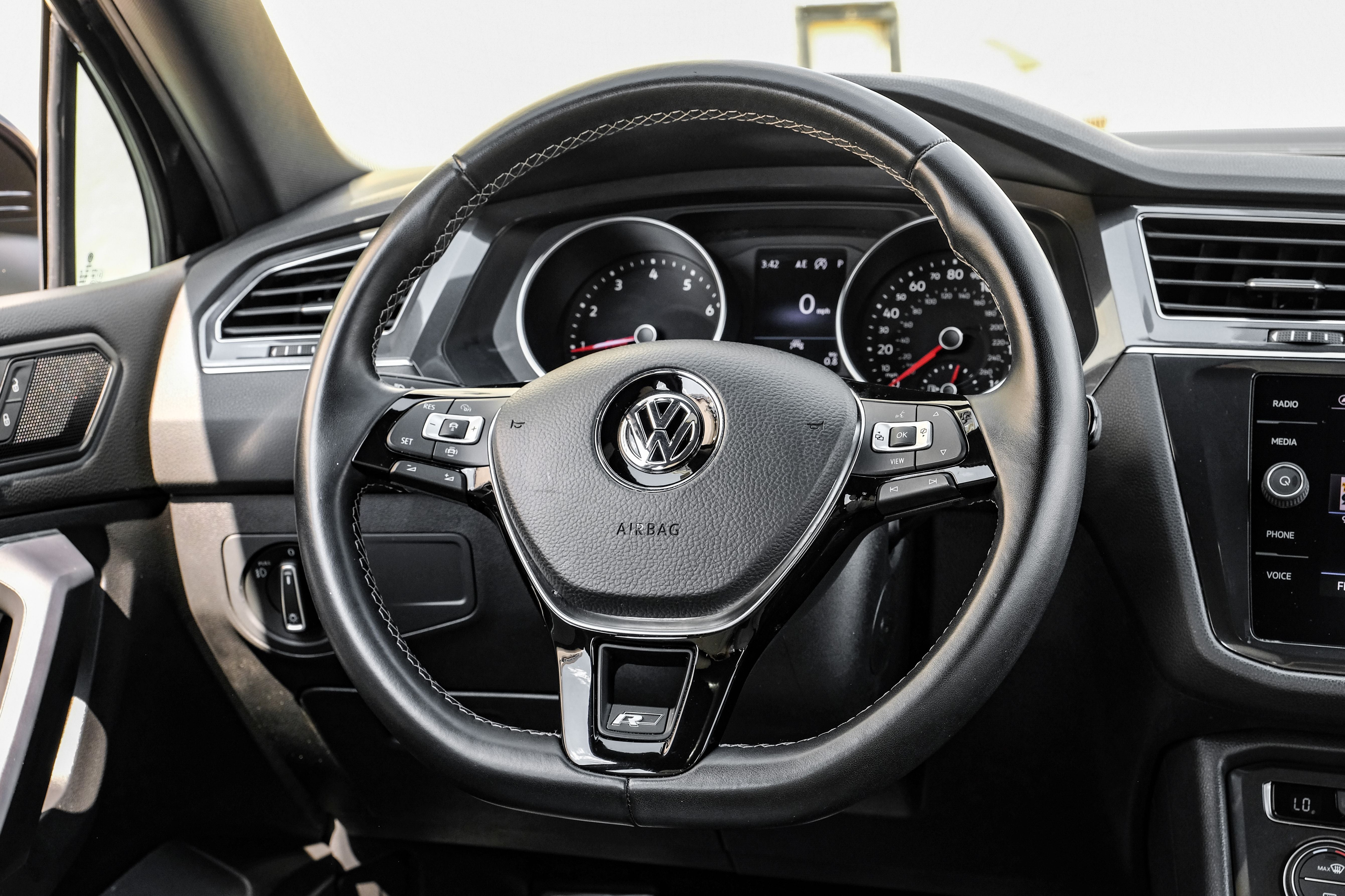 2021 Volkswagen Tiguan 2.0T SE R-Line Black