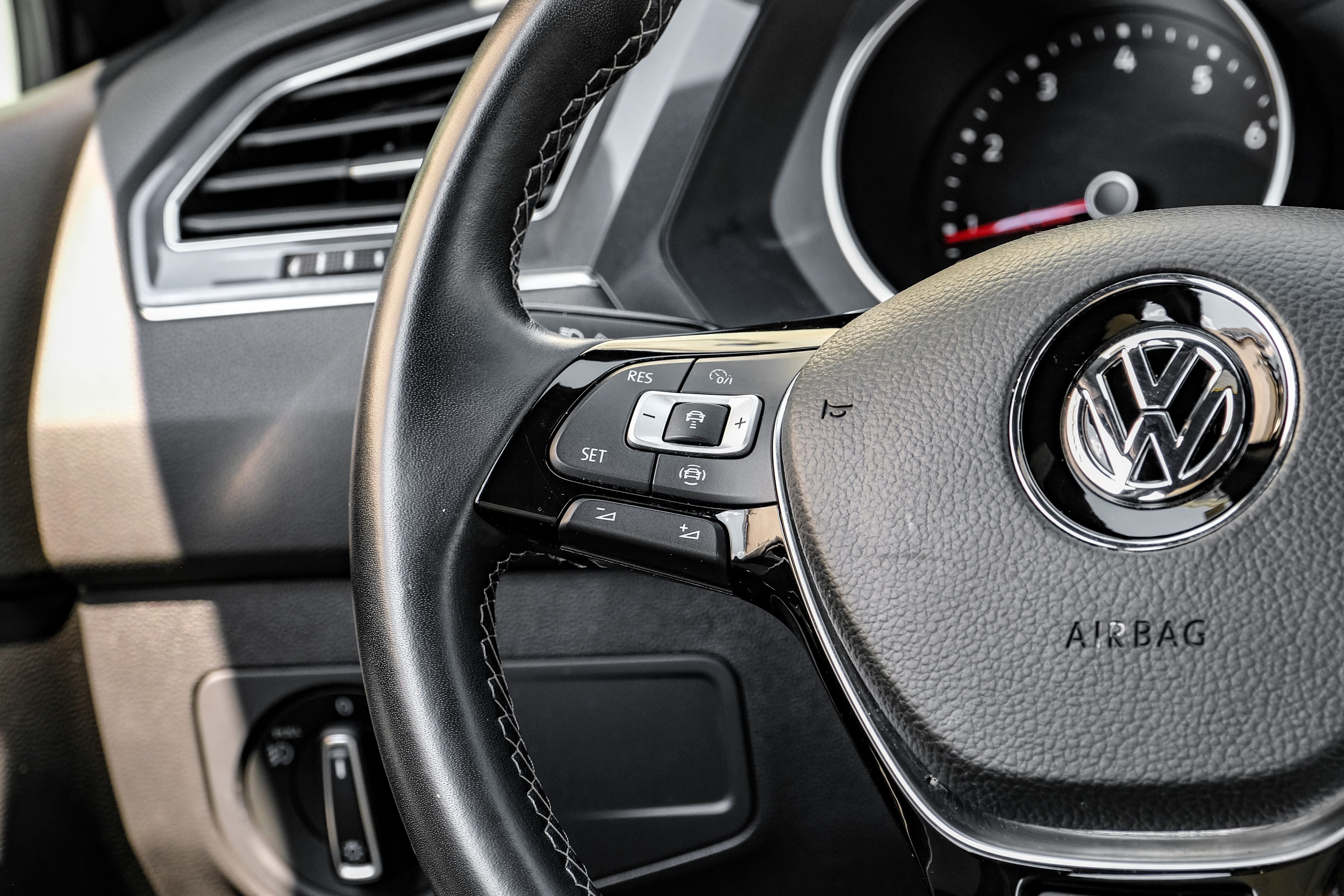 2021 Volkswagen Tiguan 2.0T SE R-Line Black