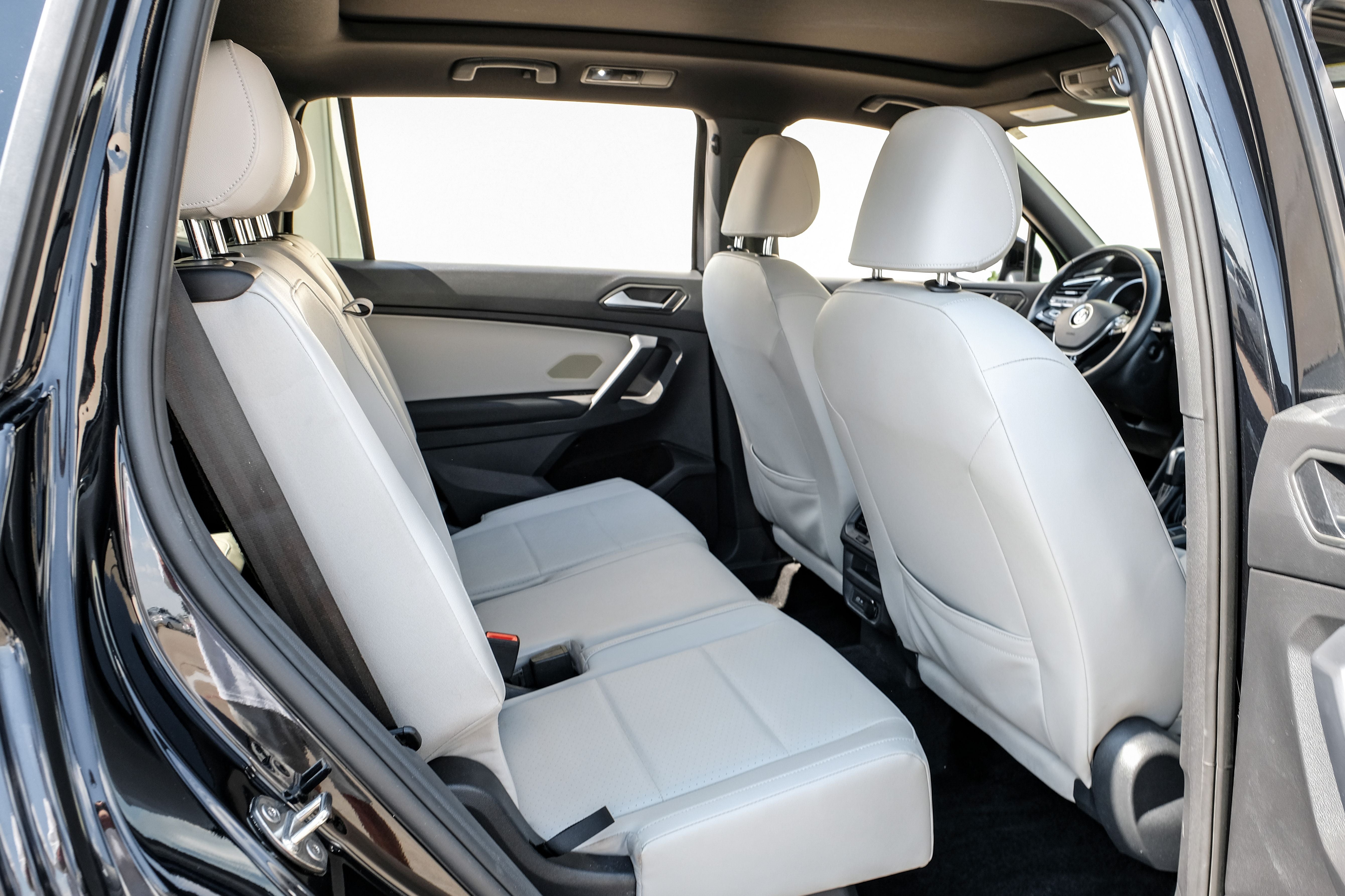 2021 Volkswagen Tiguan 2.0T SE R-Line Black
