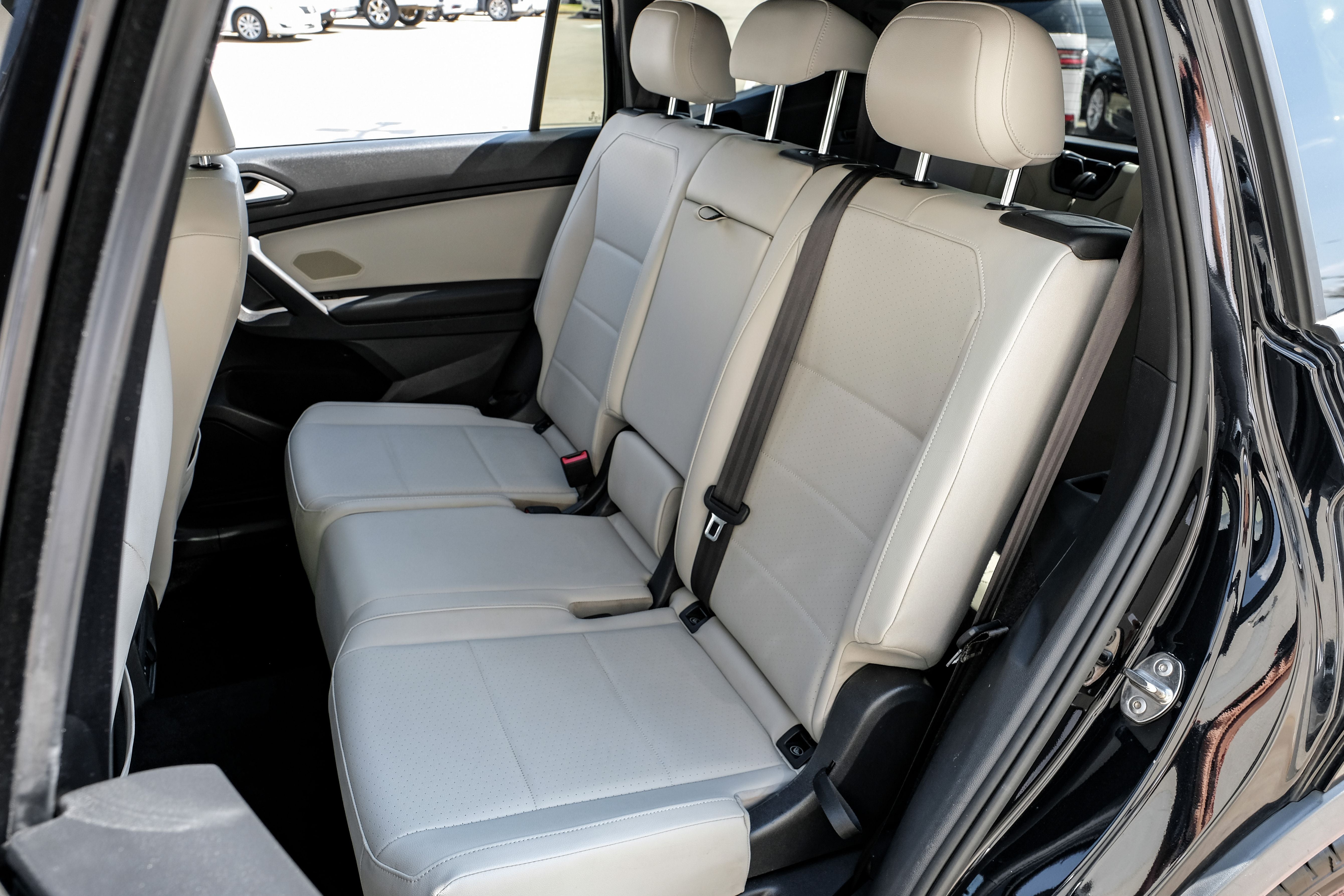 2021 Volkswagen Tiguan 2.0T SE R-Line Black