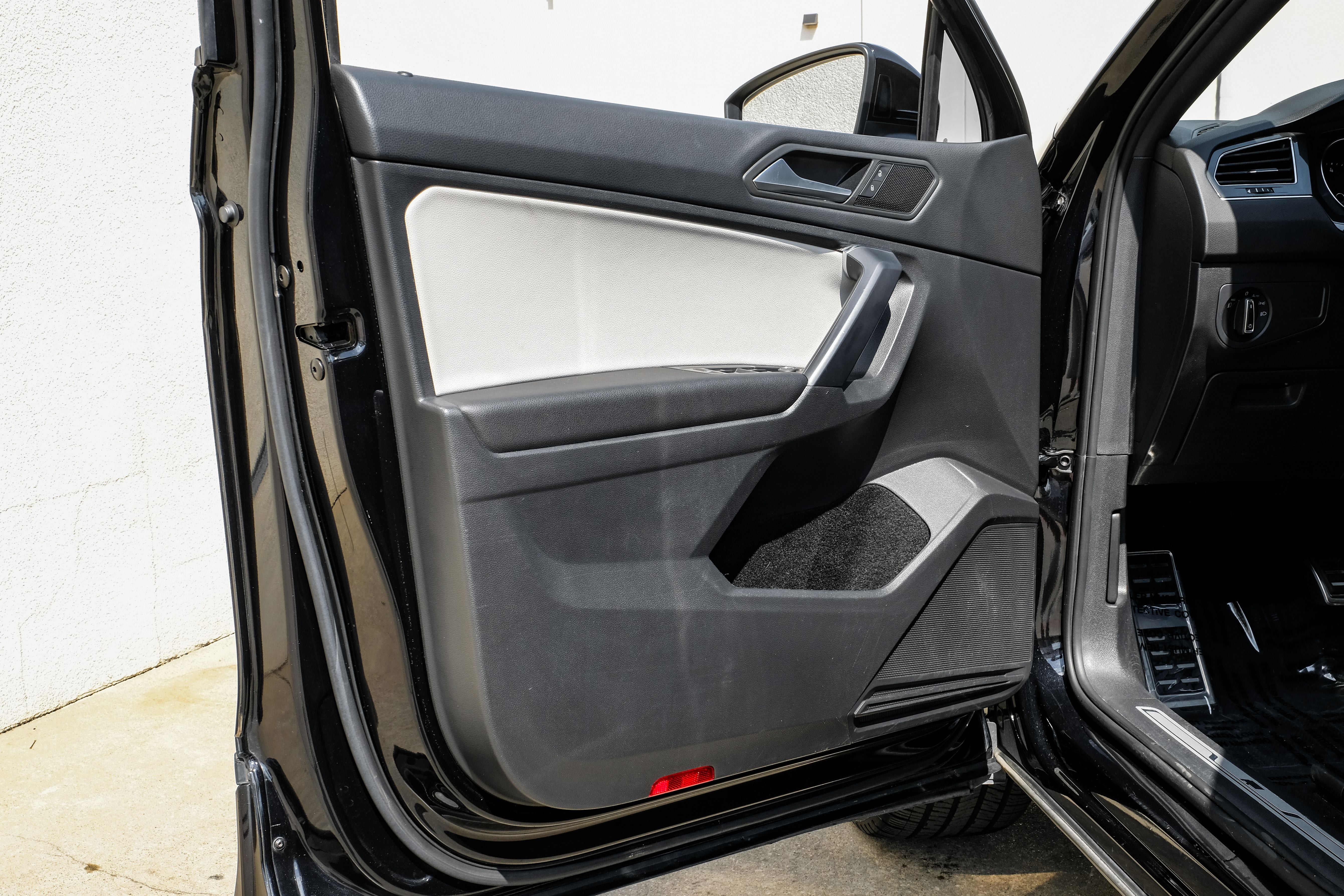 2021 Volkswagen Tiguan 2.0T SE R-Line Black