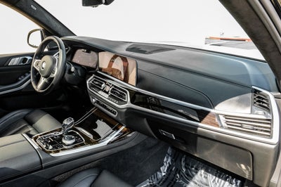 2021 BMW X7 M50i