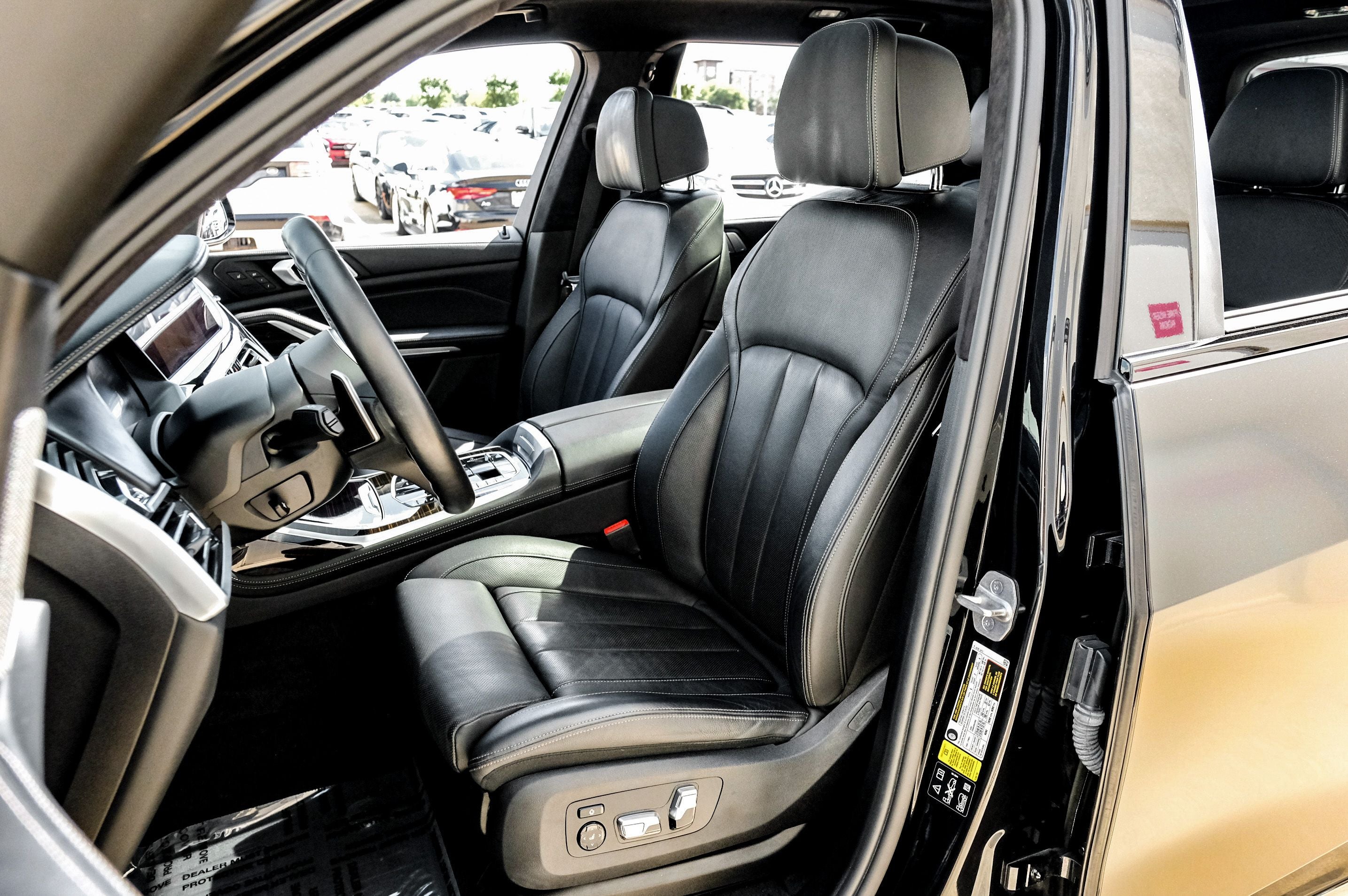 2021 BMW X7 M50i