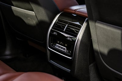 2021 BMW X7 M50i
