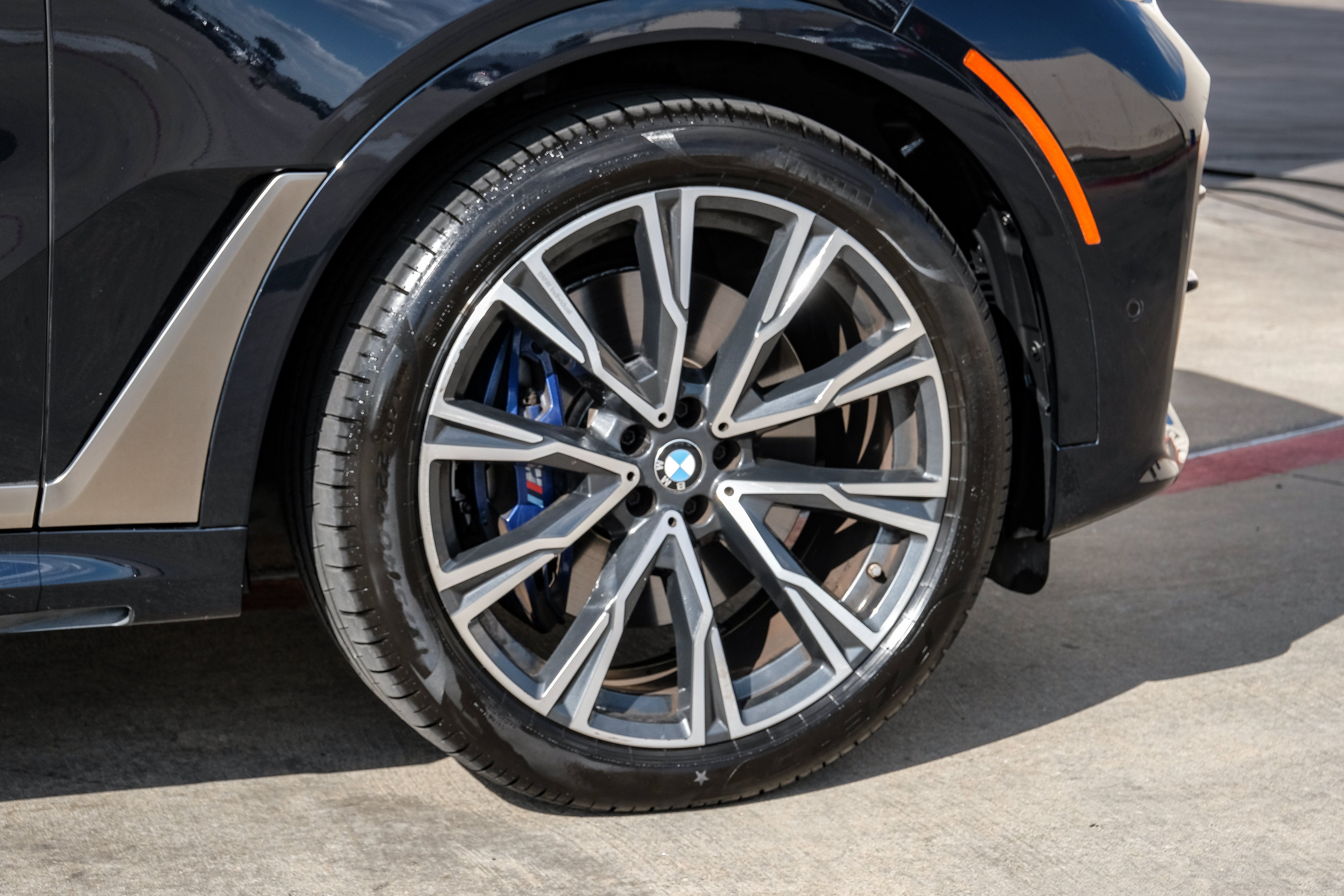 2021 BMW X7 M50i