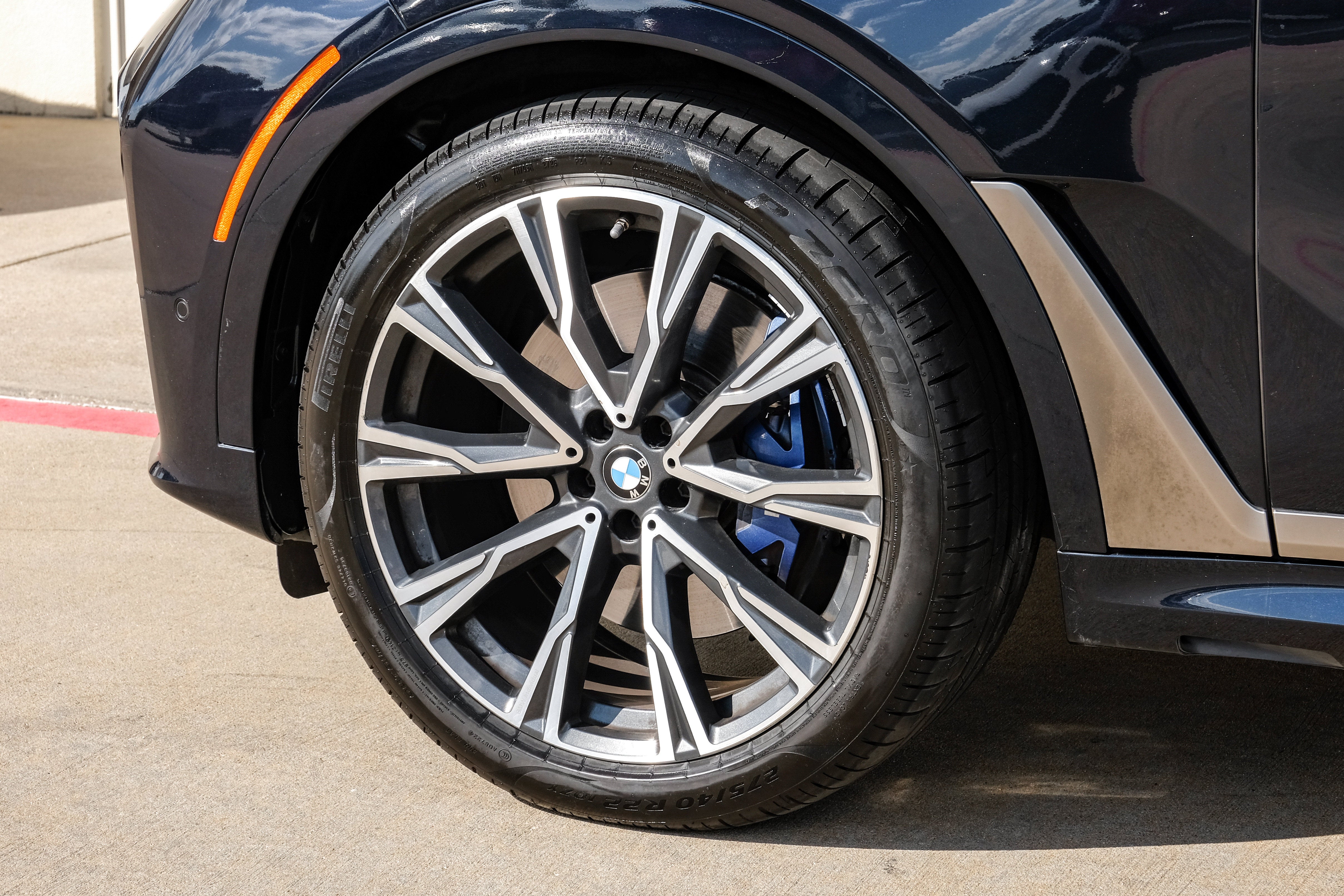 2021 BMW X7 M50i
