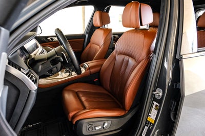 2022 BMW X7 M50i