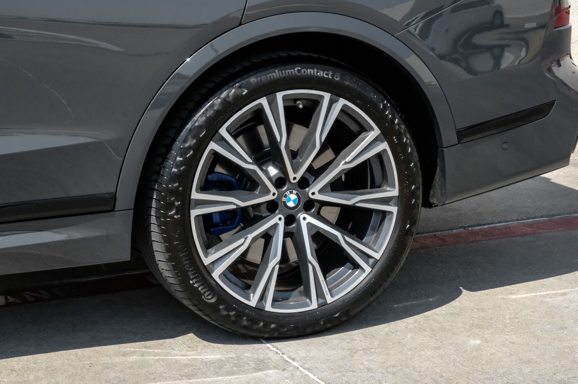 2022 BMW X7 M50i