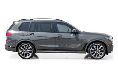 2022 BMW X7 M50i