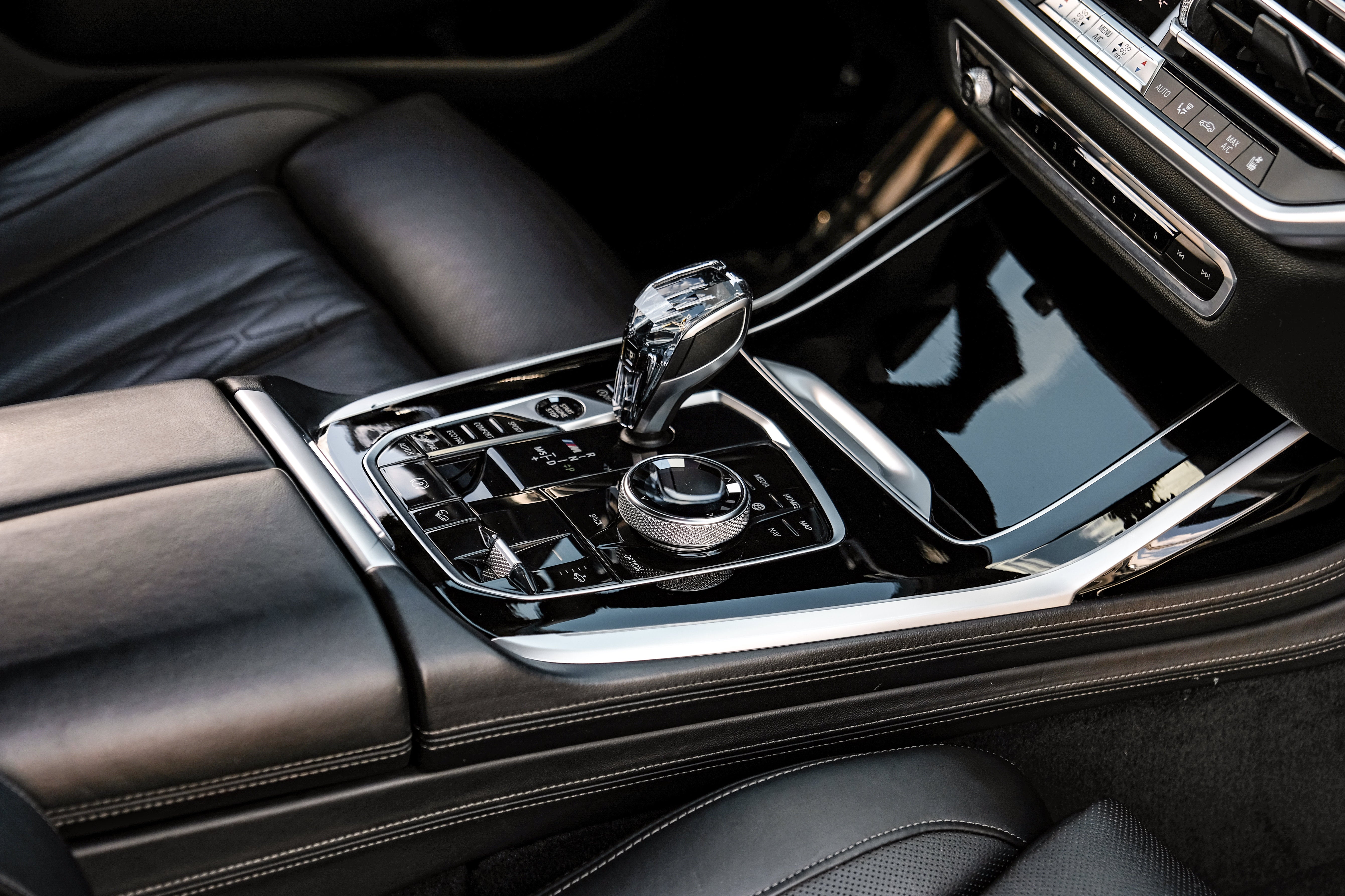 2020 BMW X7 M50i