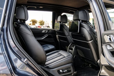 2020 BMW X7 M50i
