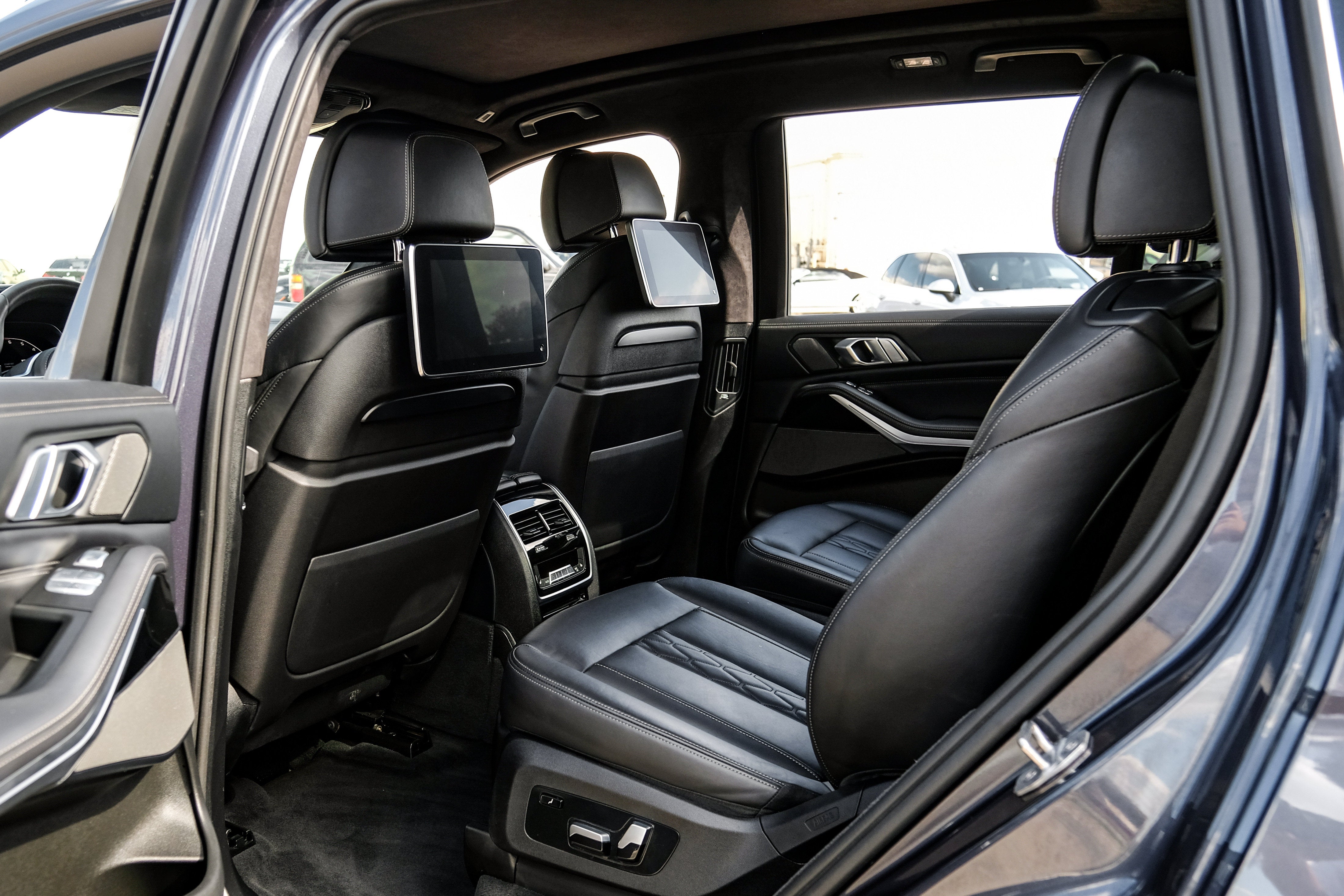 2020 BMW X7 M50i