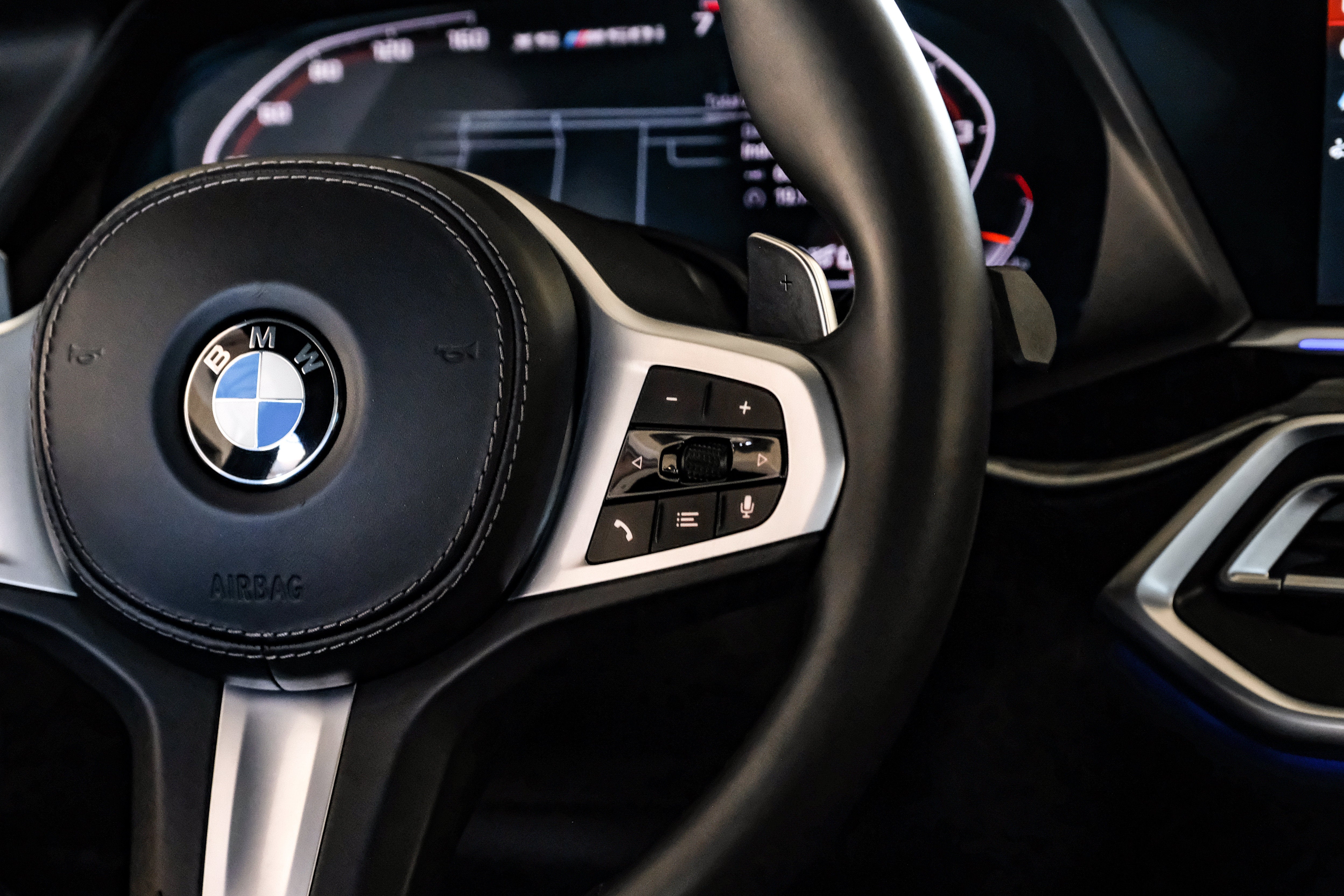 2020 BMW X5 M50i