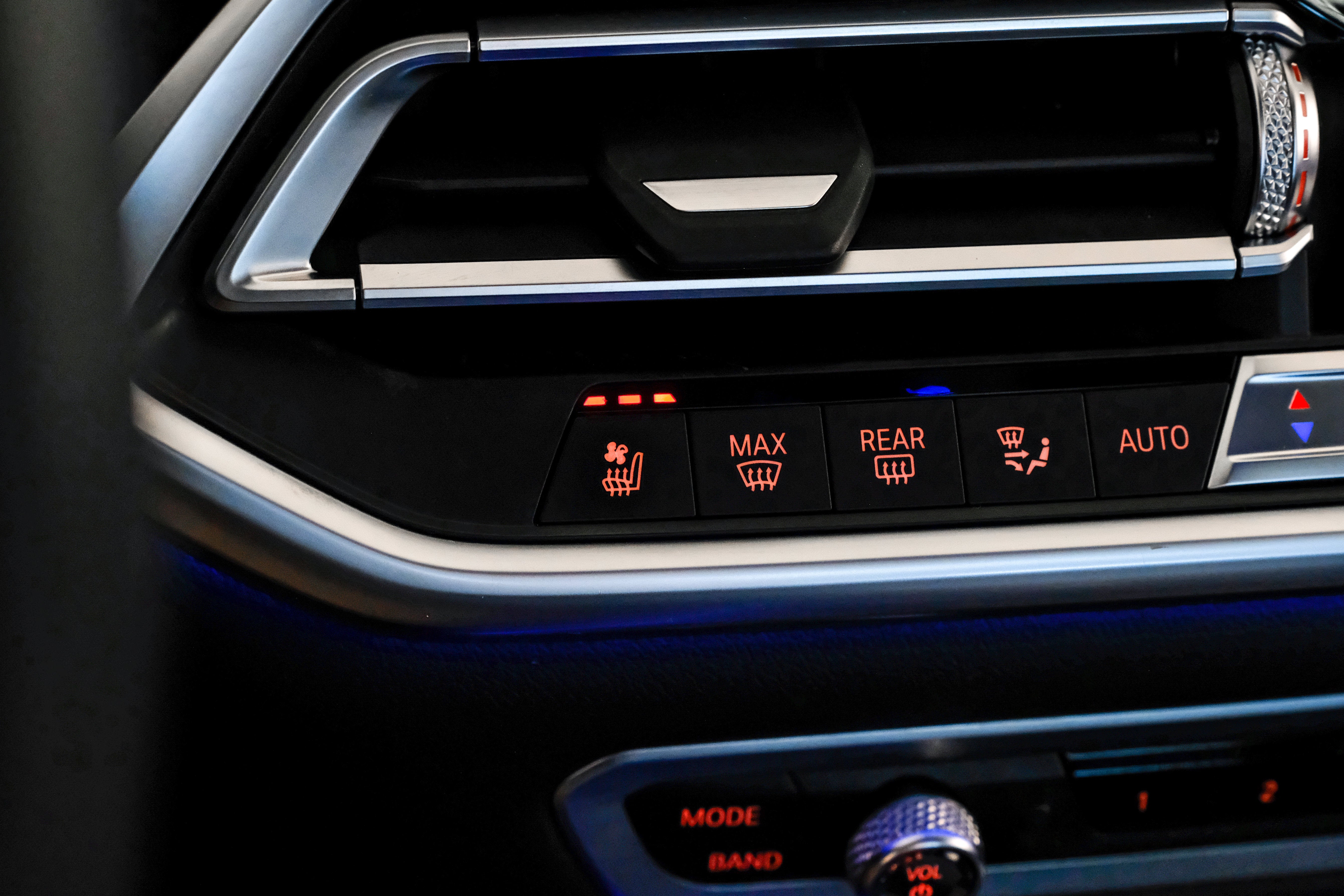 2020 BMW X5 M50i