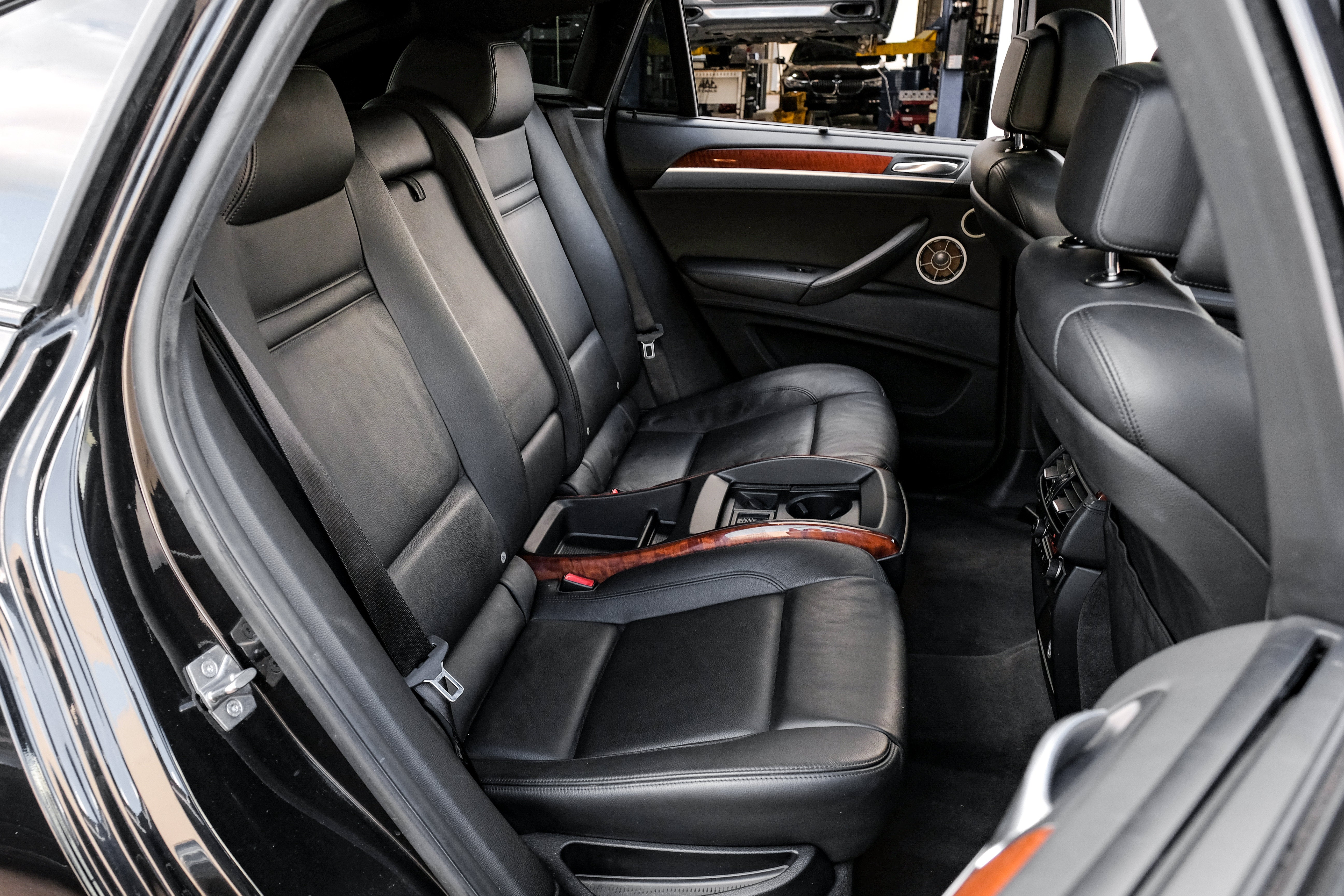 2010 BMW X6 M Base