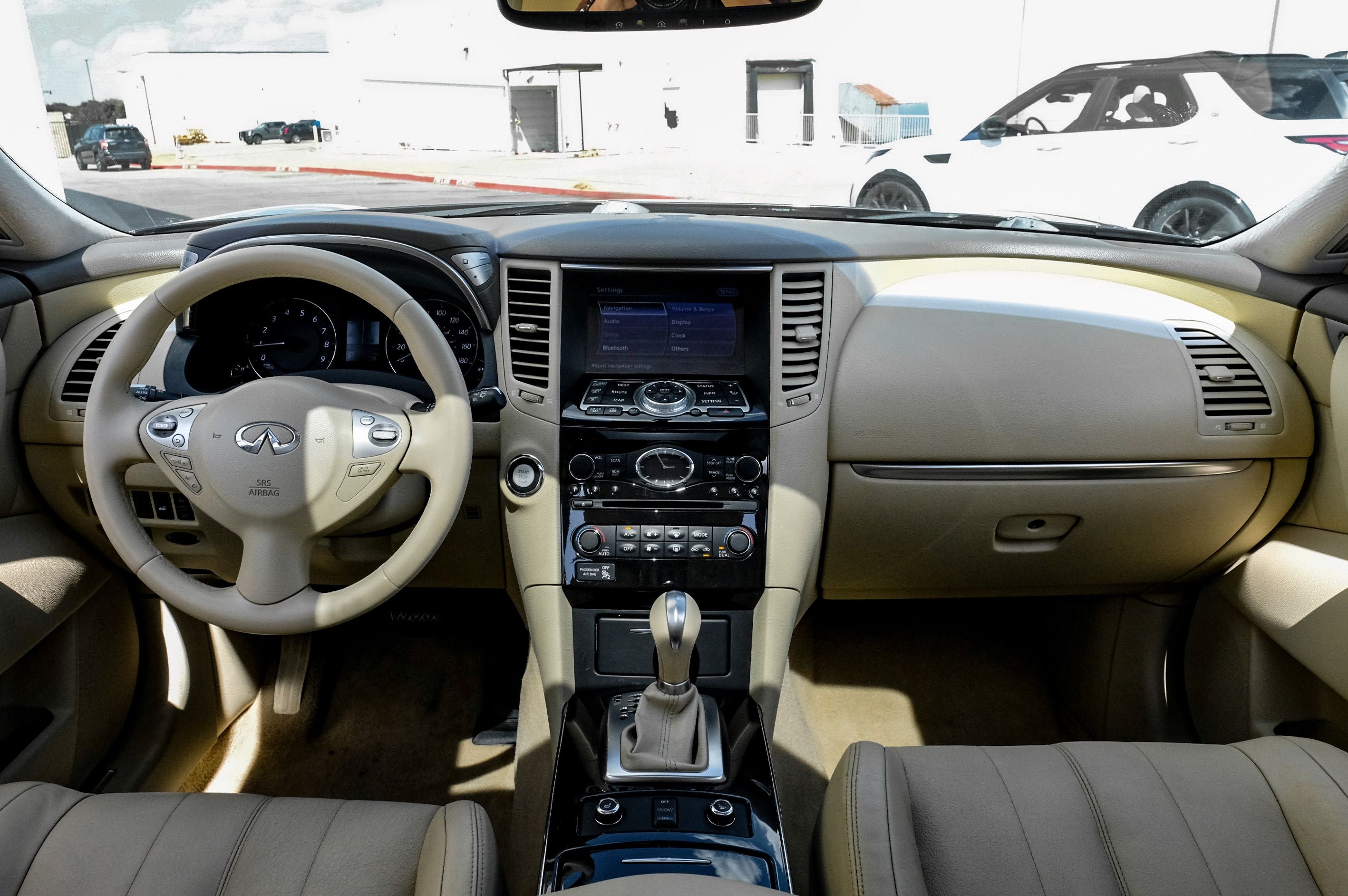 2015 INFINITI QX70 Base
