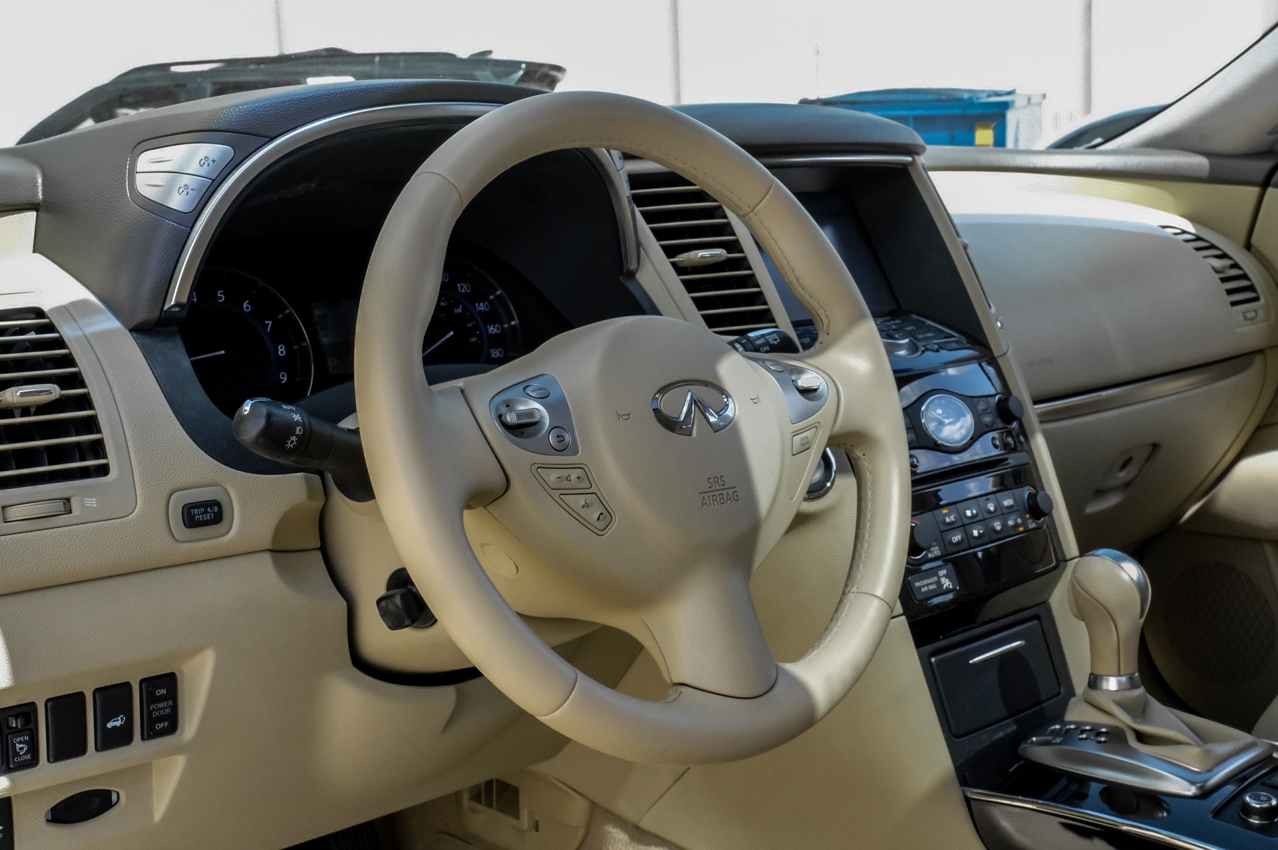 2015 INFINITI QX70 Base