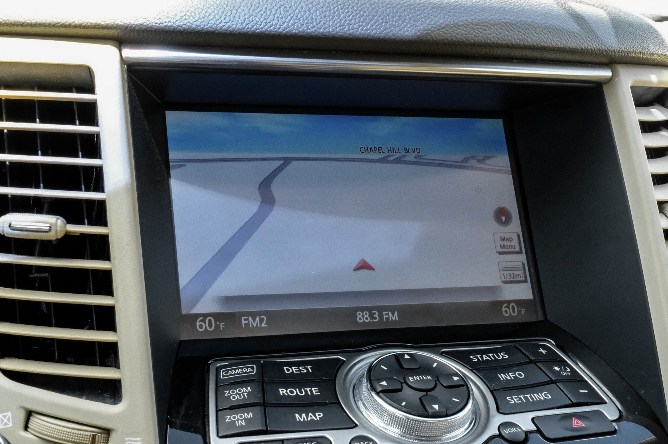 2015 INFINITI QX70 Base