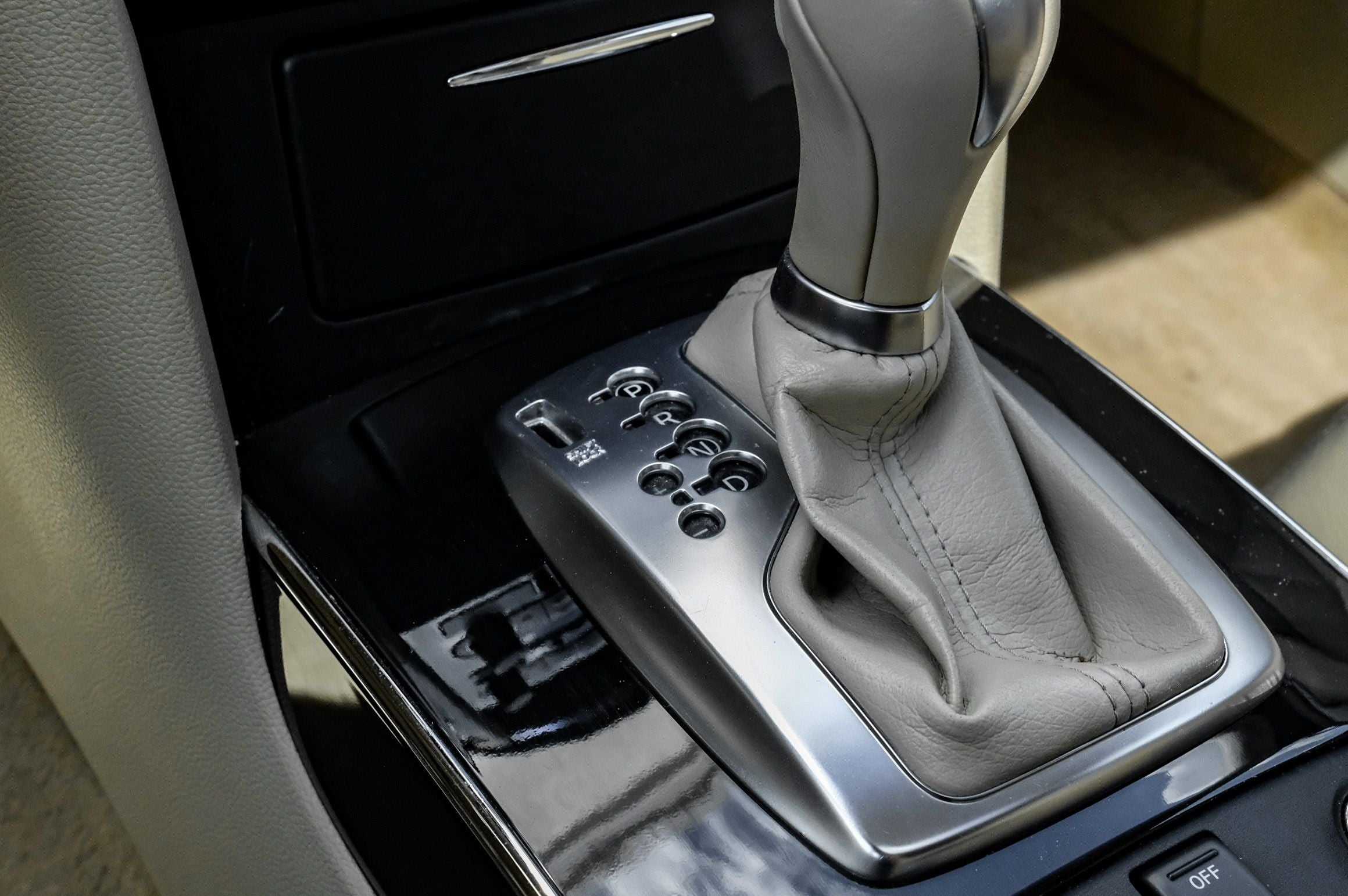 2015 INFINITI QX70 Base