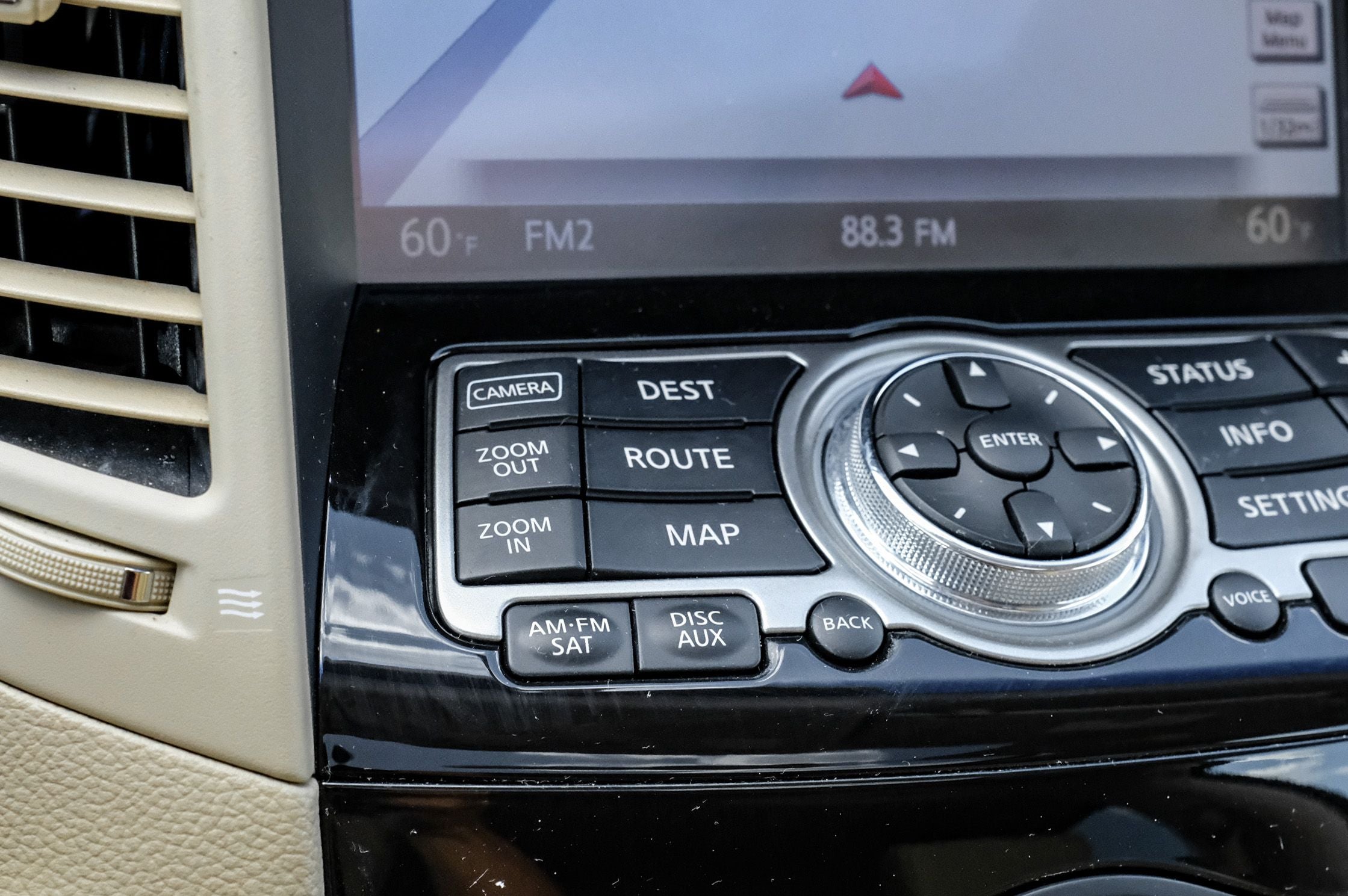 2015 INFINITI QX70 Base