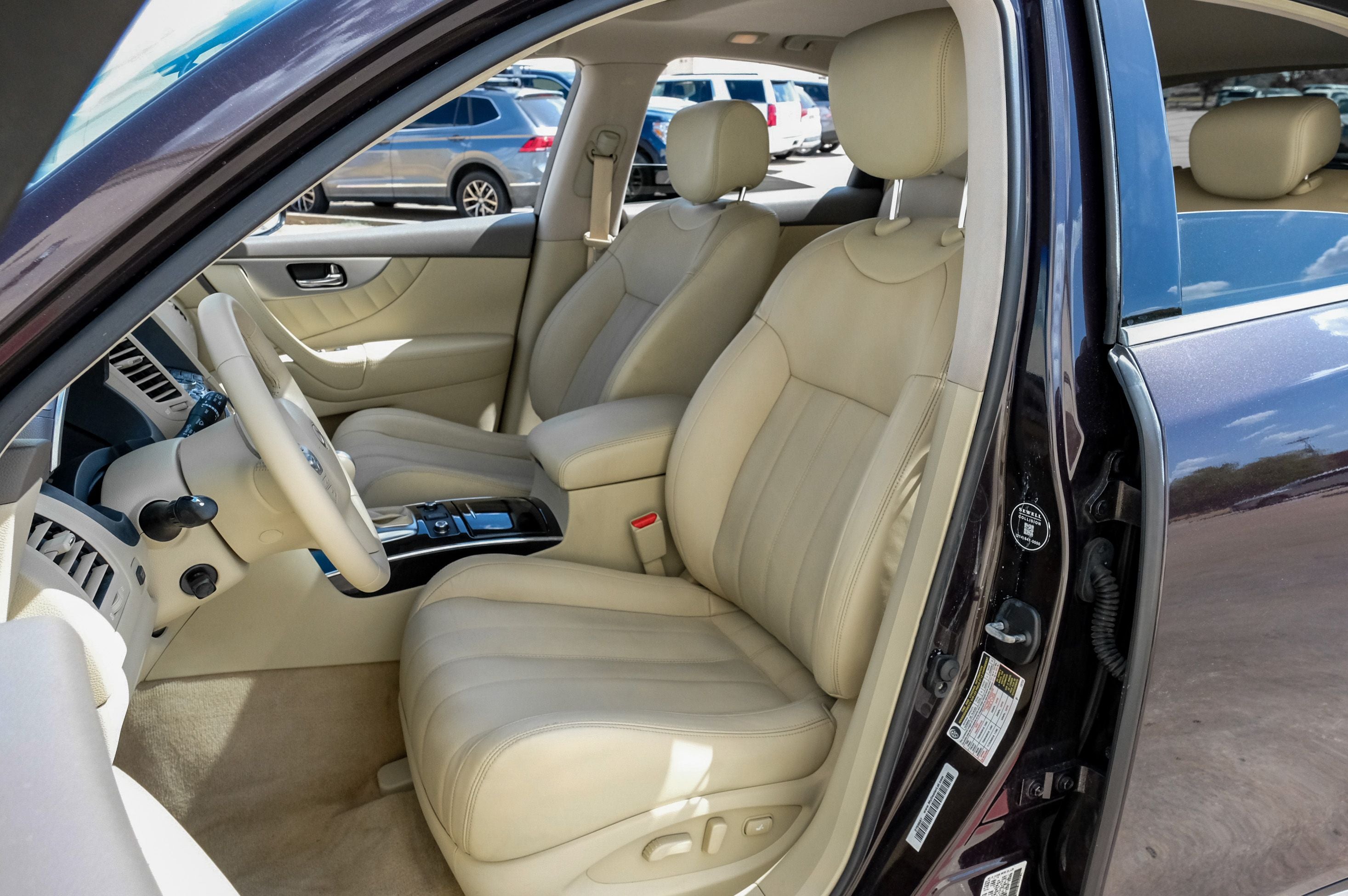2015 INFINITI QX70 Base