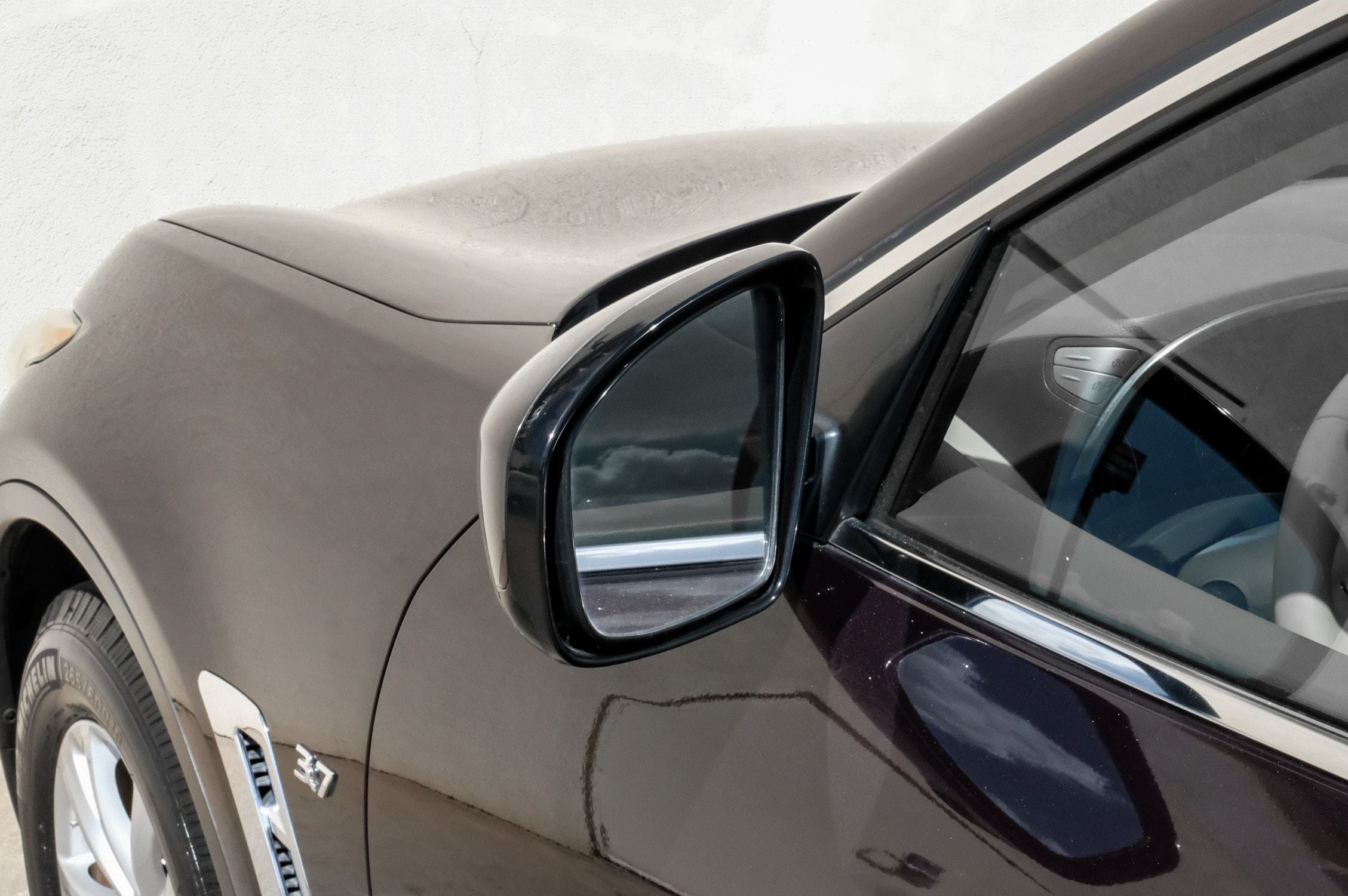 2015 INFINITI QX70 Base