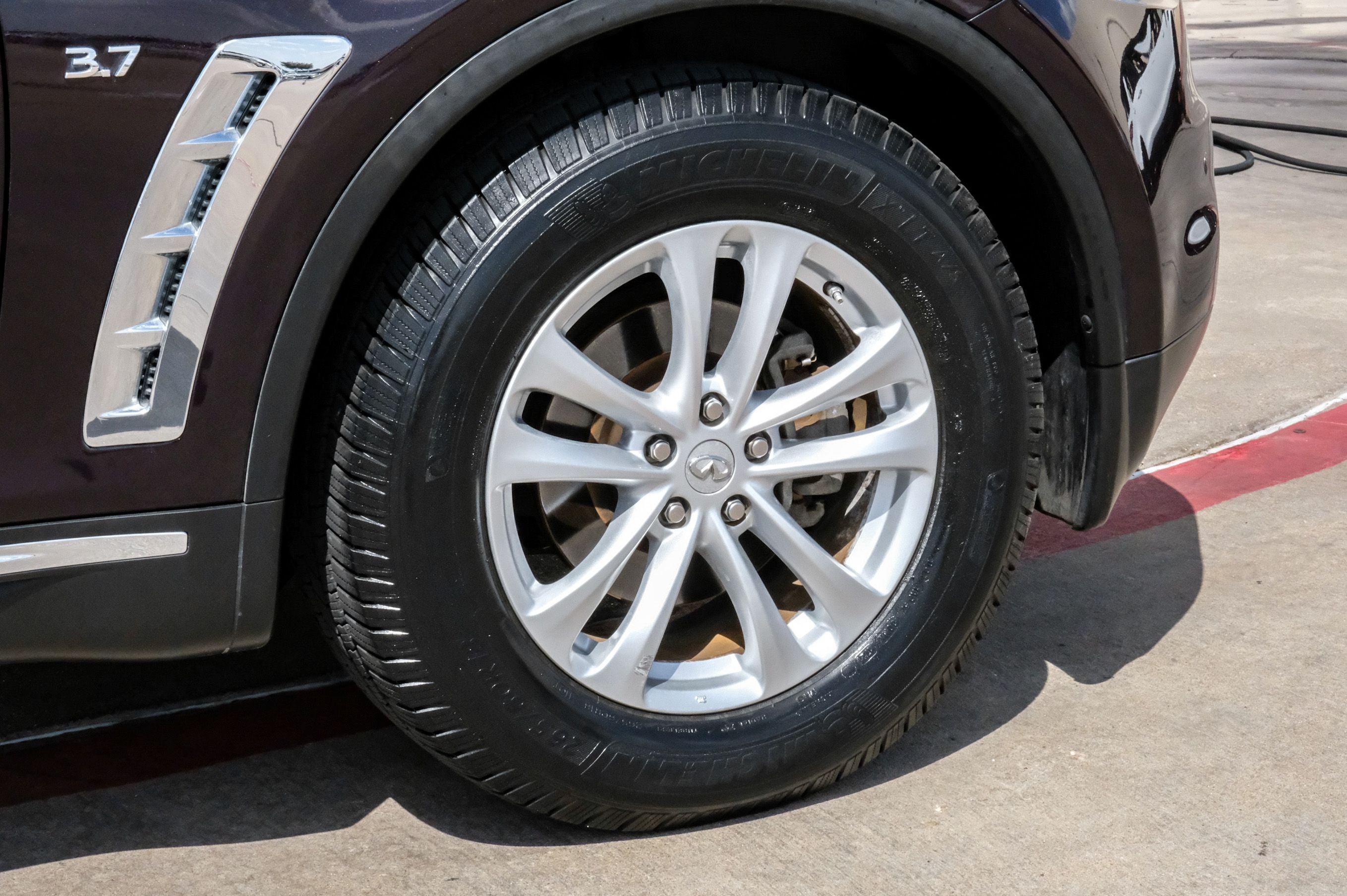 2015 INFINITI QX70 Base