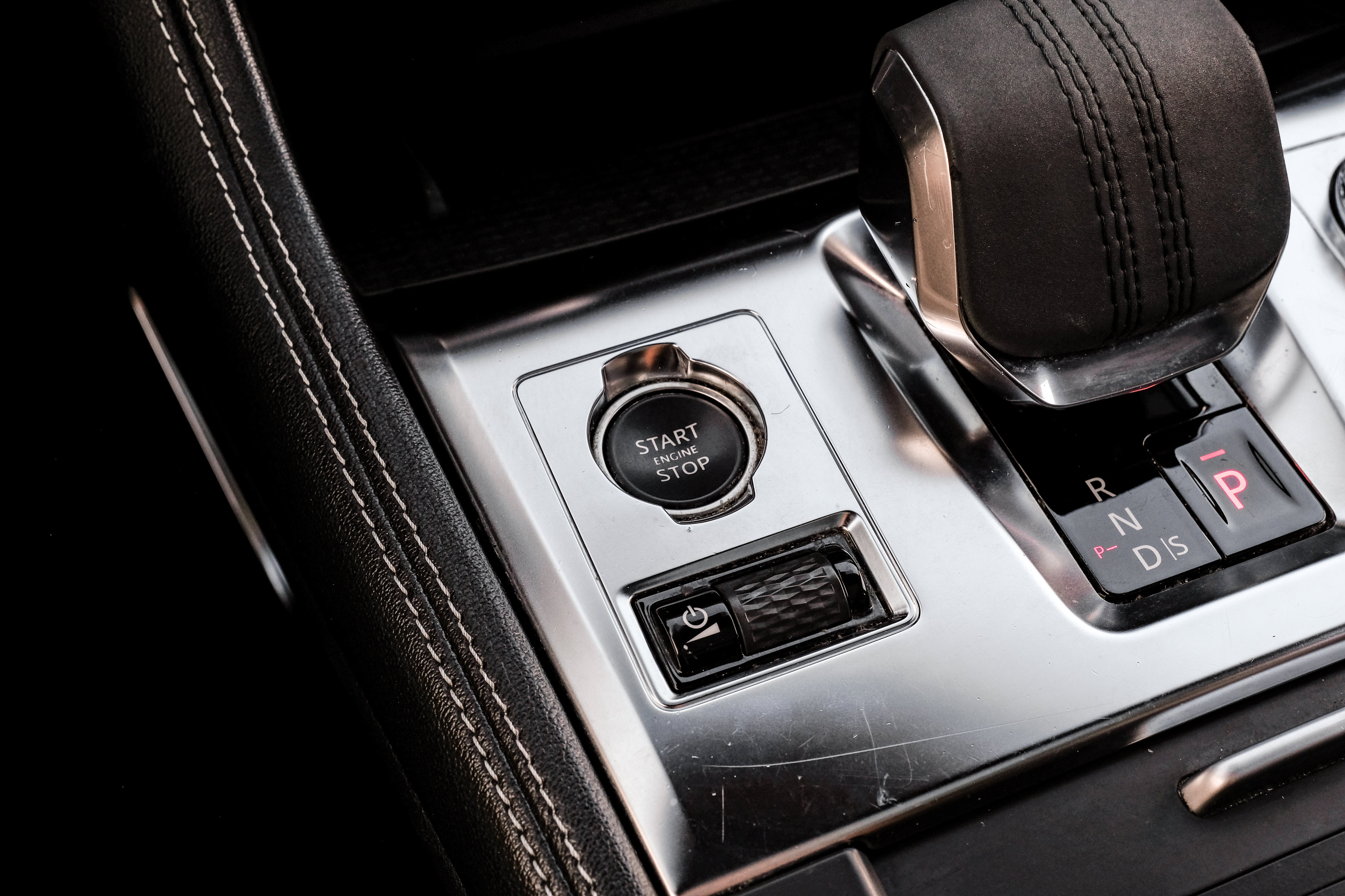 2024 Jaguar F-PACE P250 R-Dynamic S