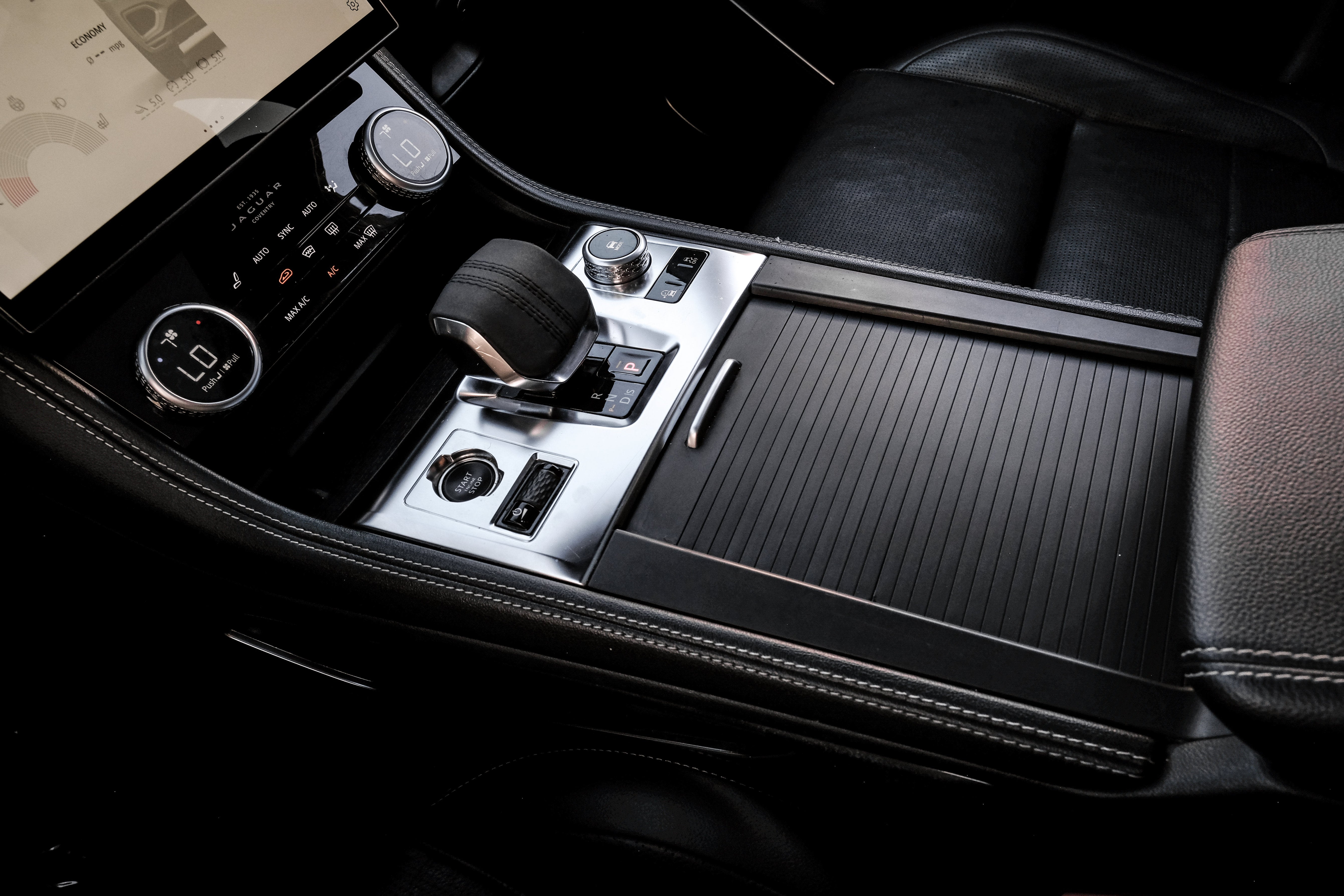 2024 Jaguar F-PACE P250 R-Dynamic S